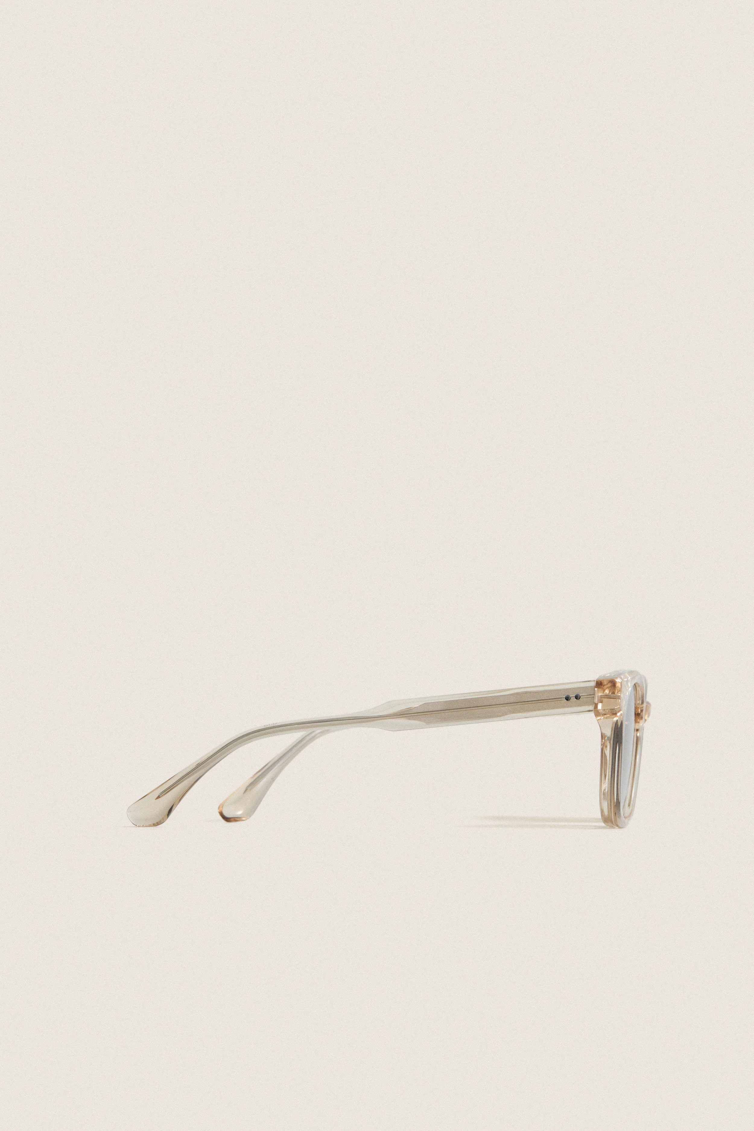02 Ecru Sunglasses - Image 4