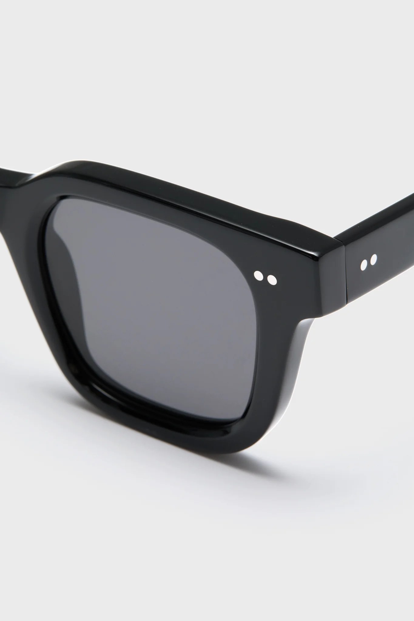 04 Black Sunglasses - Image 5