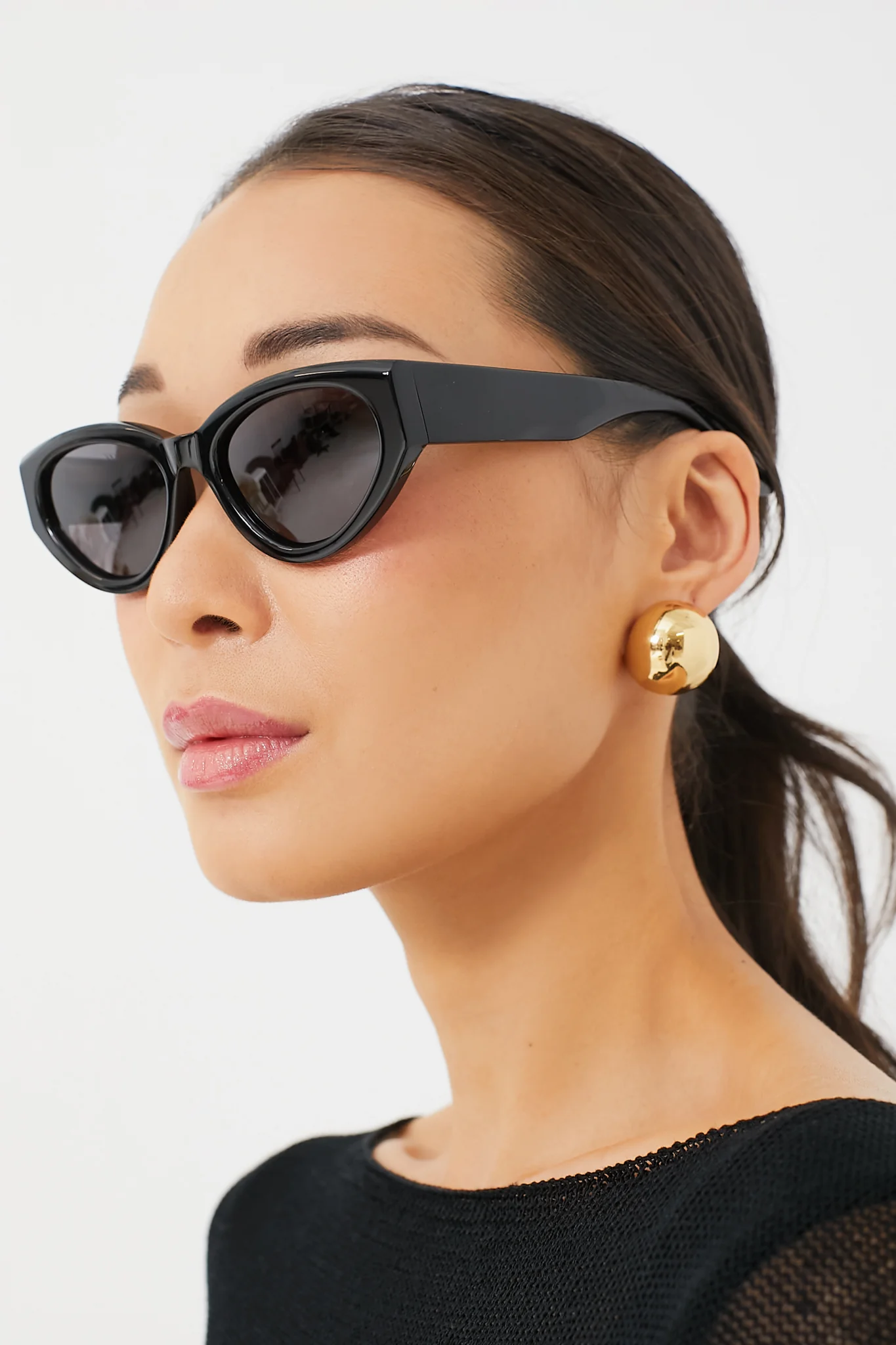 06 Black Sunglasses - Image 2