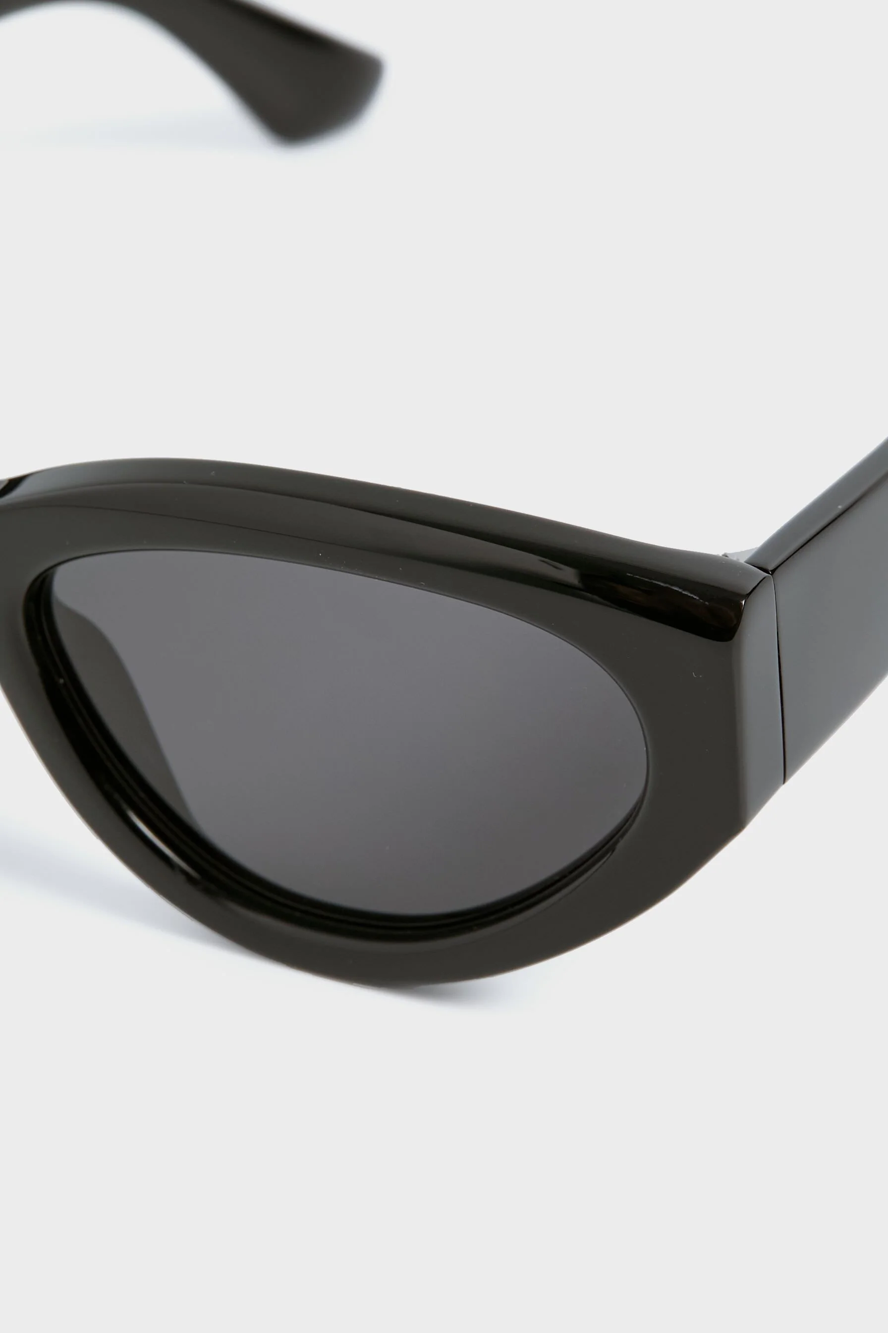 06 Black Sunglasses - Image 5