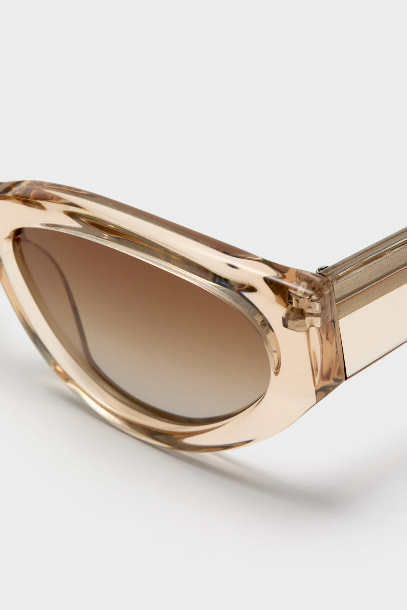 06 Ecru Sunglasses - Image 5