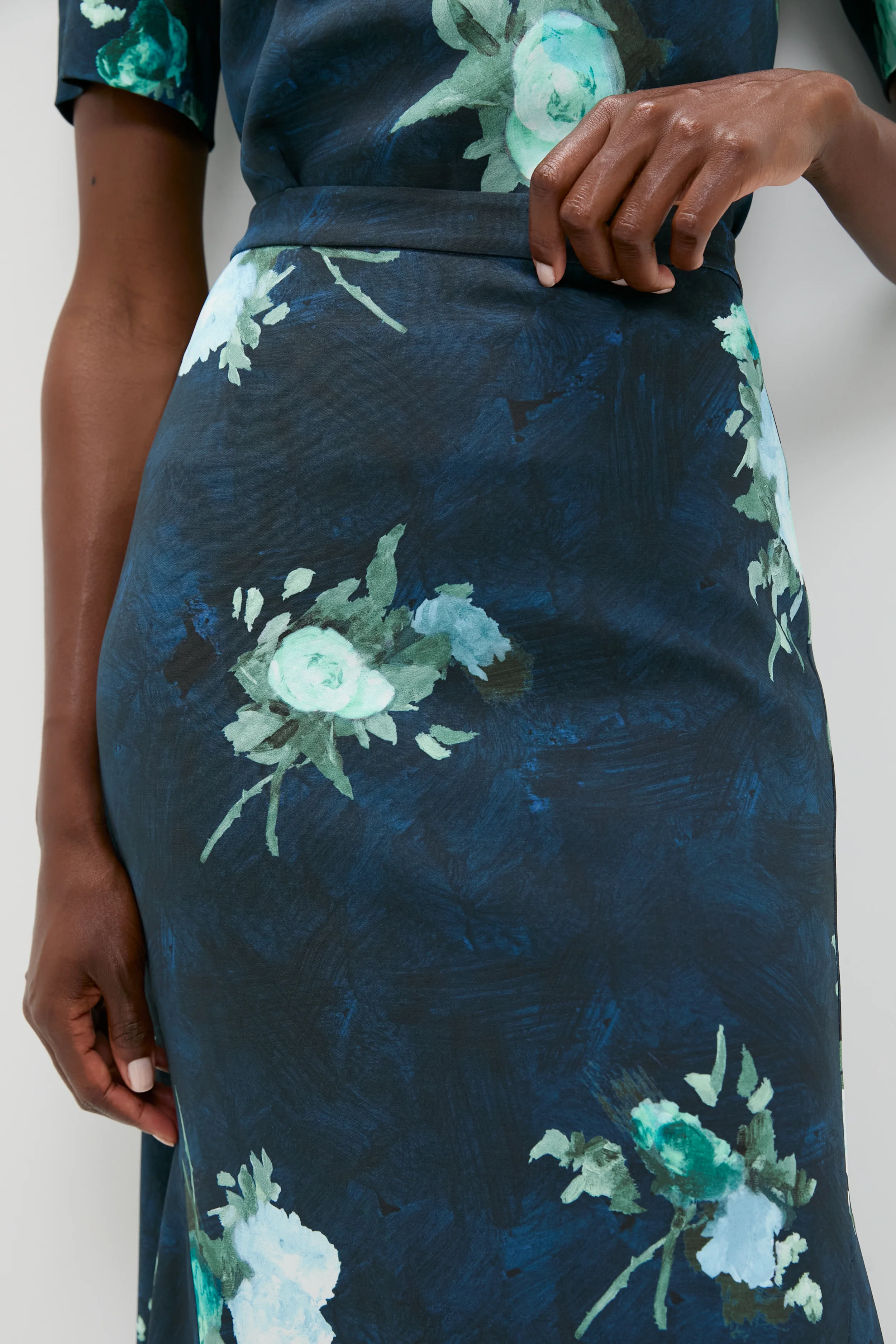 Abstract Rose Navy Fluted Midi Skirt - Image 5