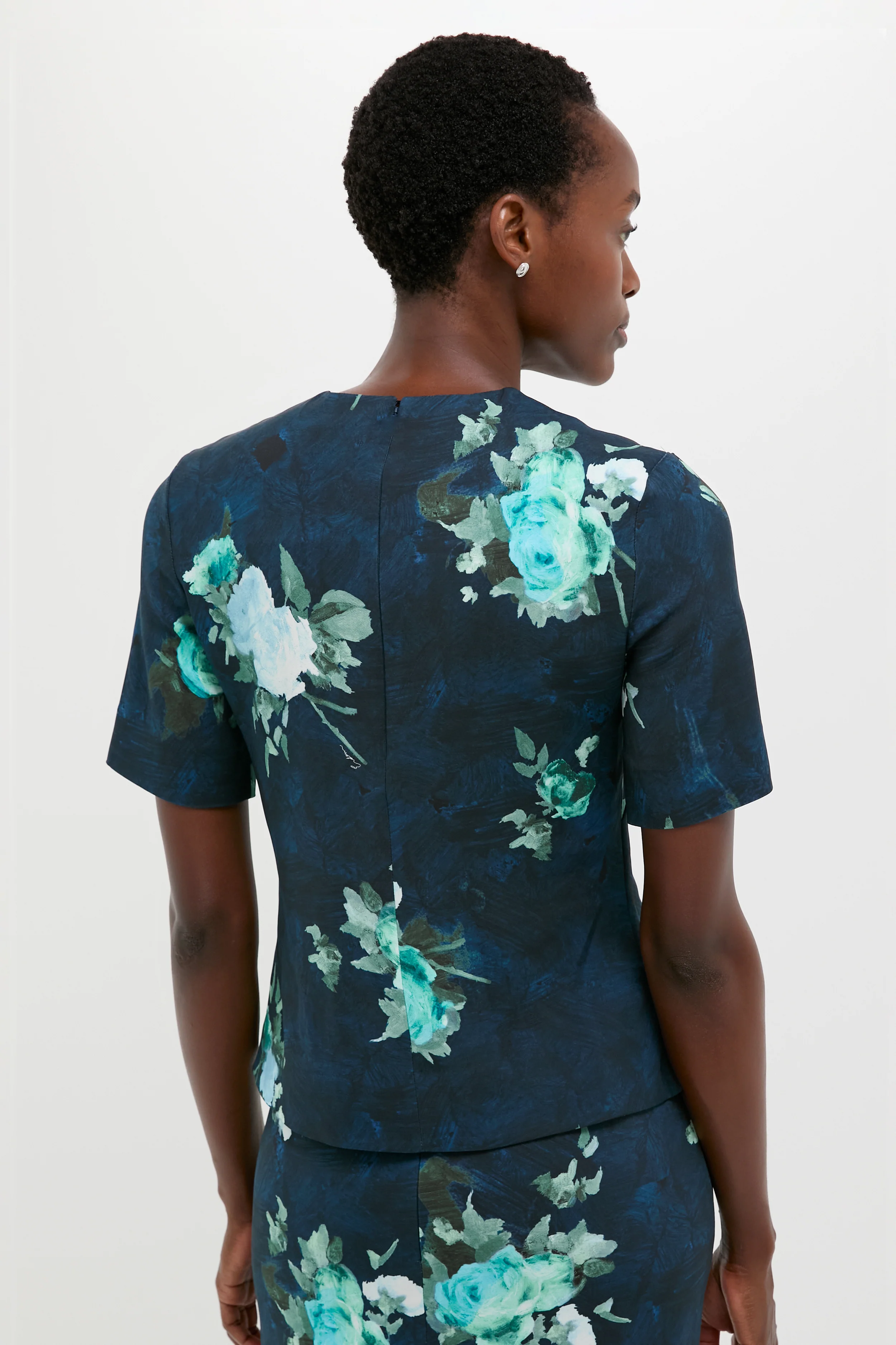 Abstract Rose Navy Short Sleeve Top - Image 4