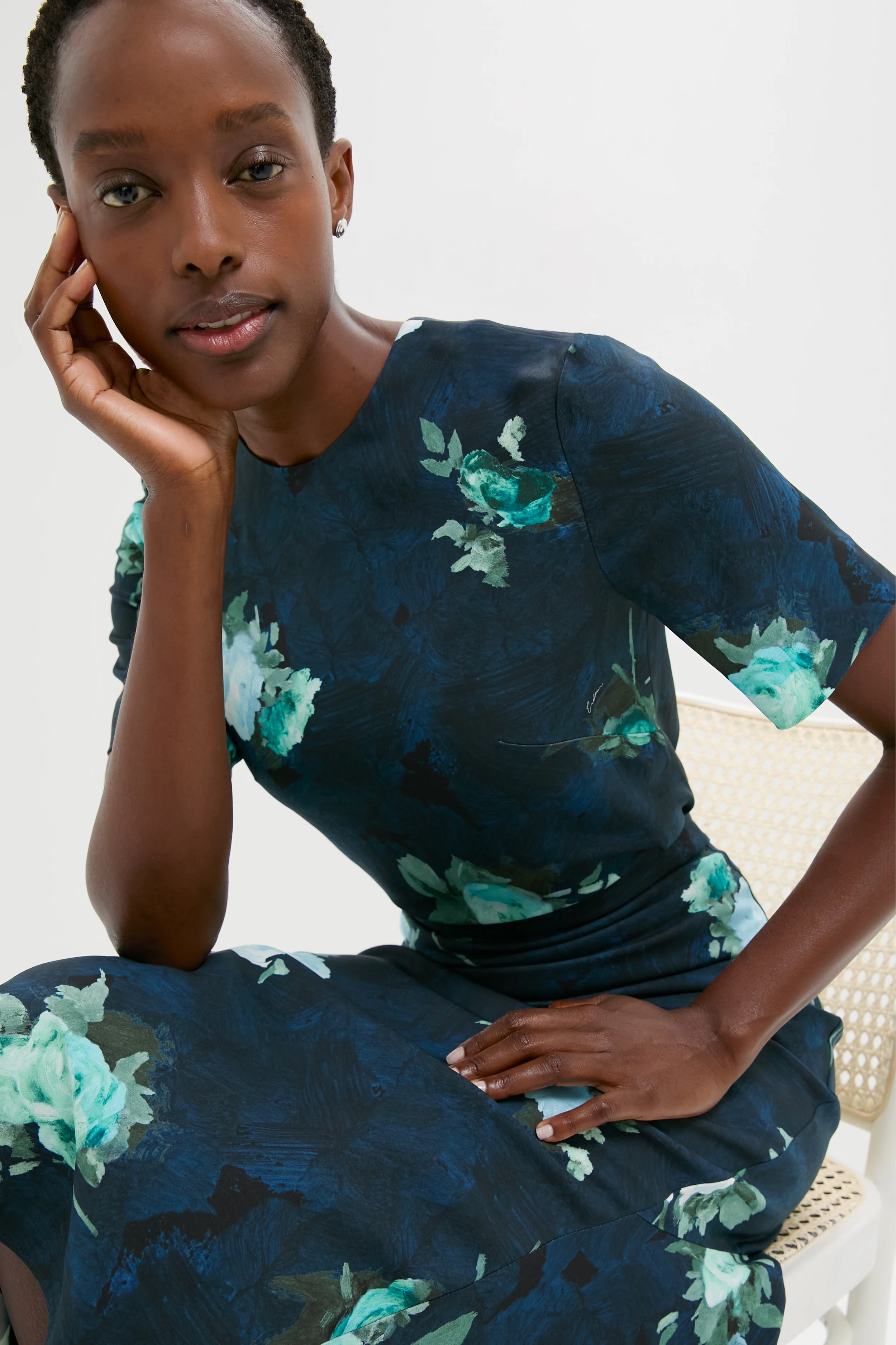 Abstract Rose Navy Short Sleeve Top - Image 5
