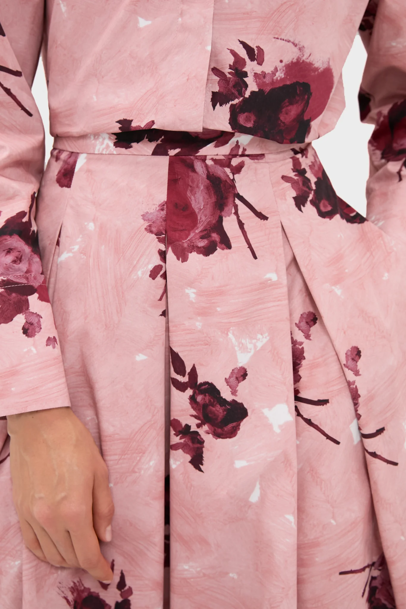 Abstract Rose Slipper Pink Pleated Midi Skirt - Image 5