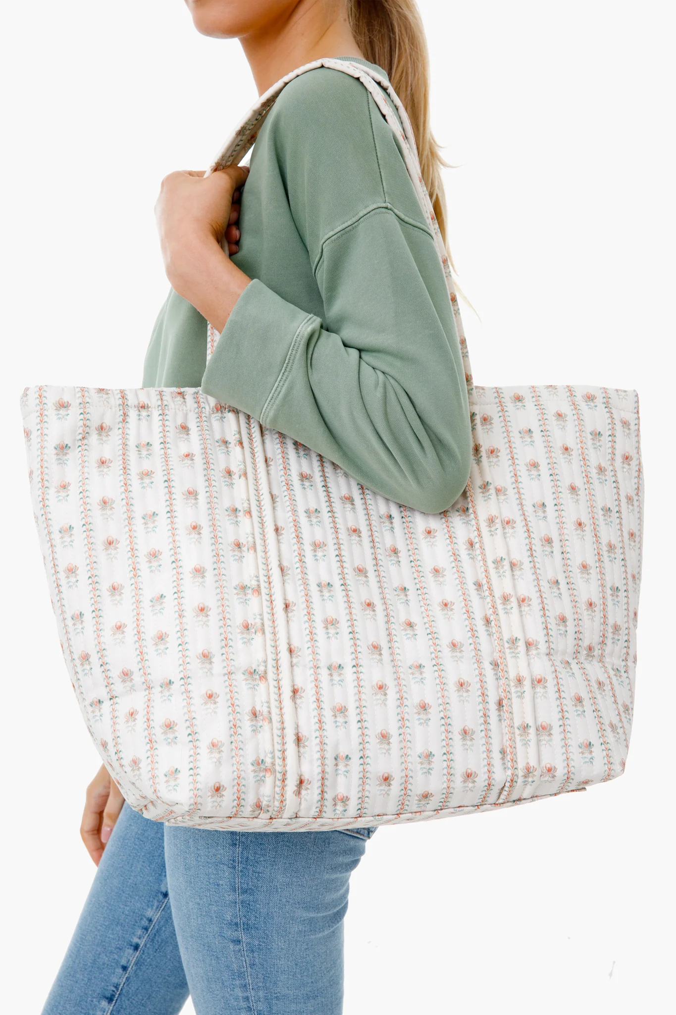 Avery Large Weekender - Image 2