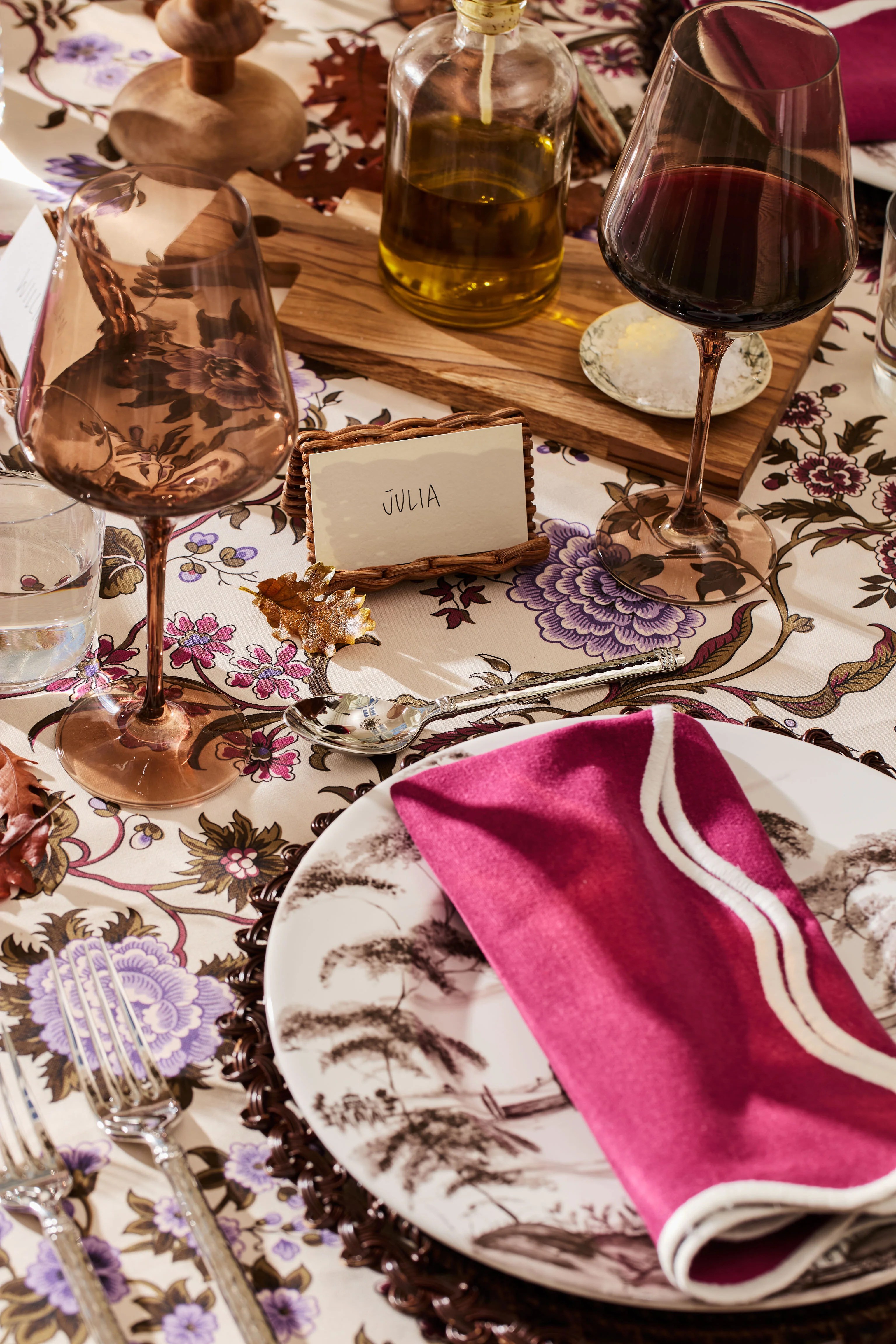 Berry and White Embroidered Scalloped Napkins Set of 4 - Image 5
