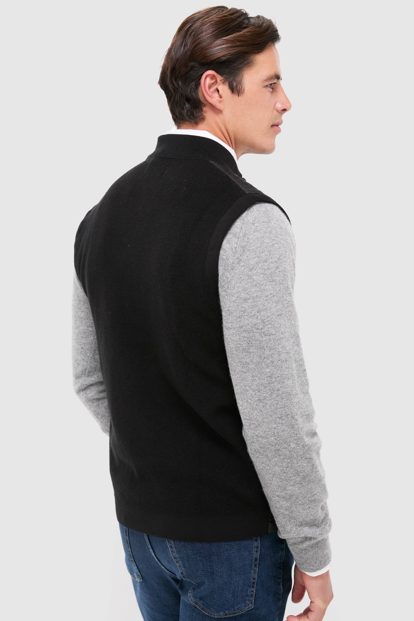 Black Essential Gilet - Image 4
