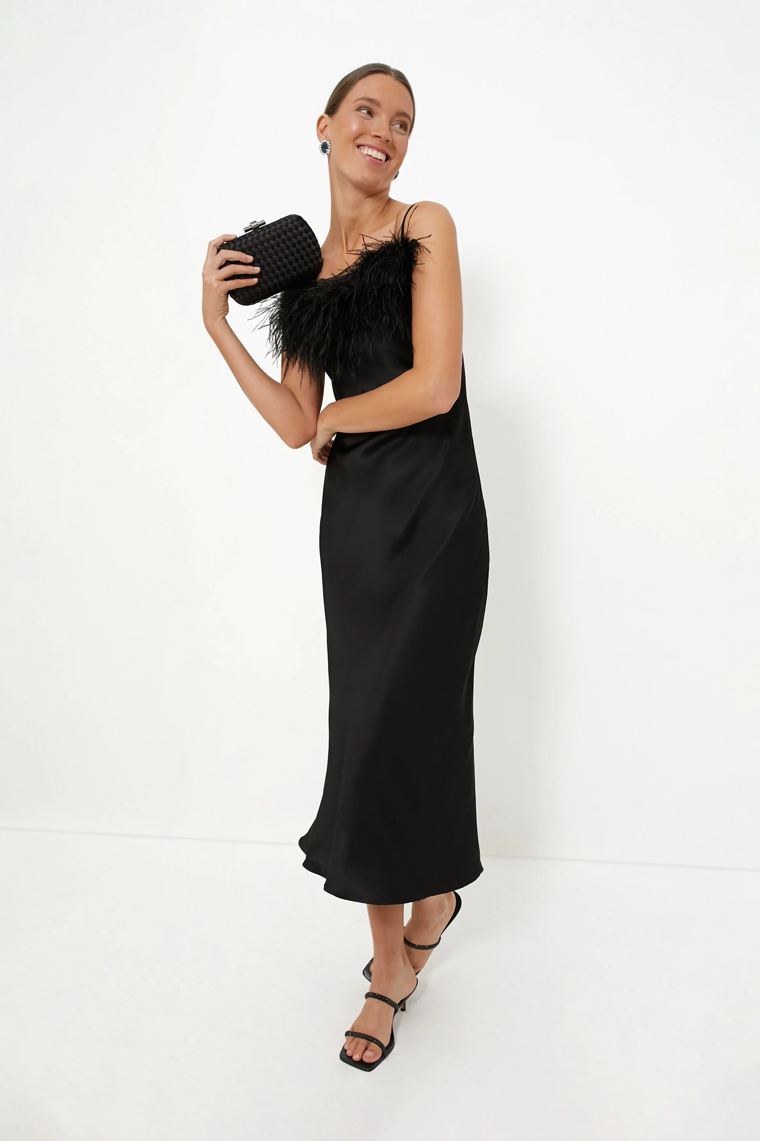 Black Evelyn Woven Clutch - Image 3