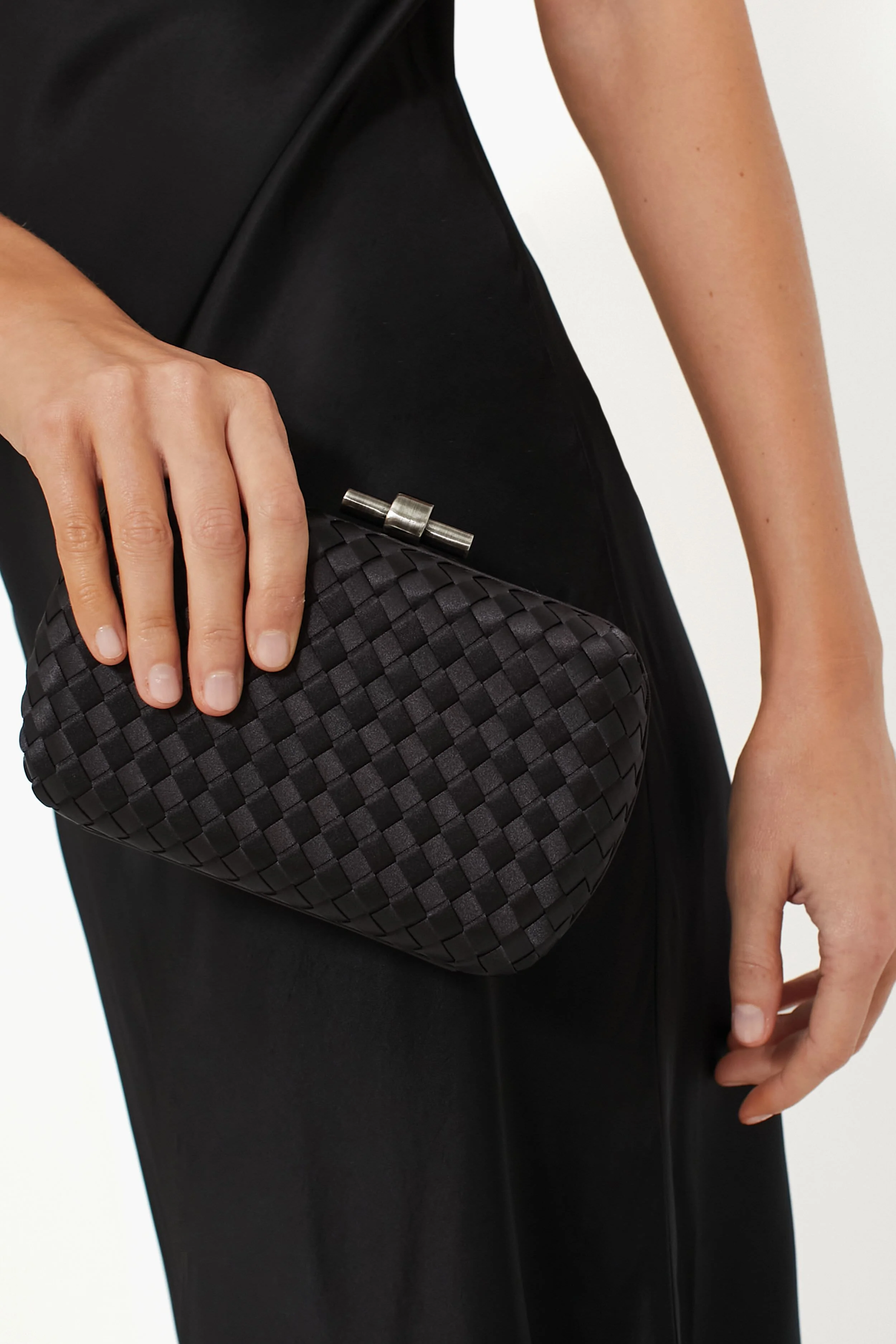 Black Evelyn Woven Clutch - Image 4