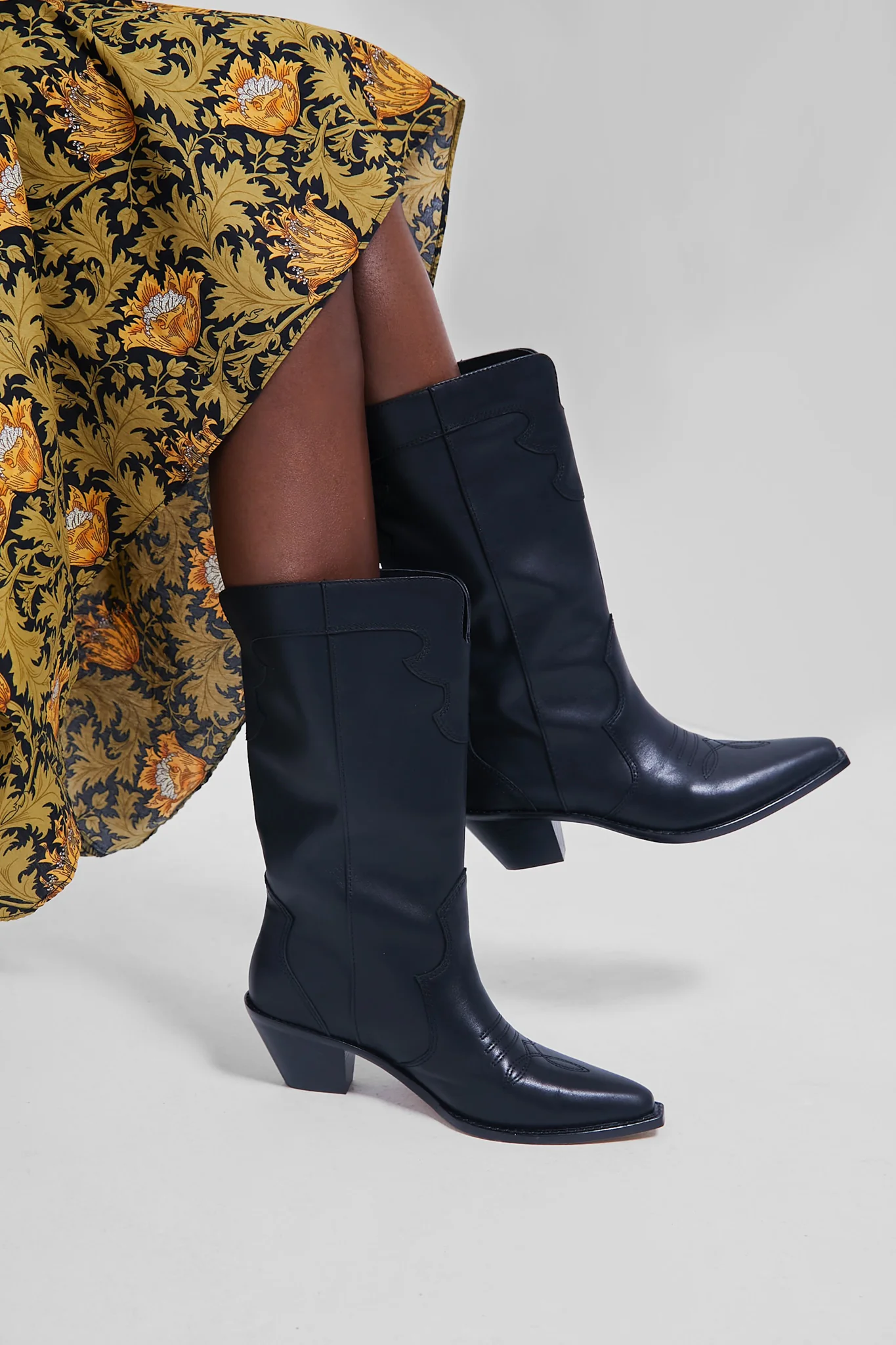 Black Leather Wilson Western Boots - Image 3