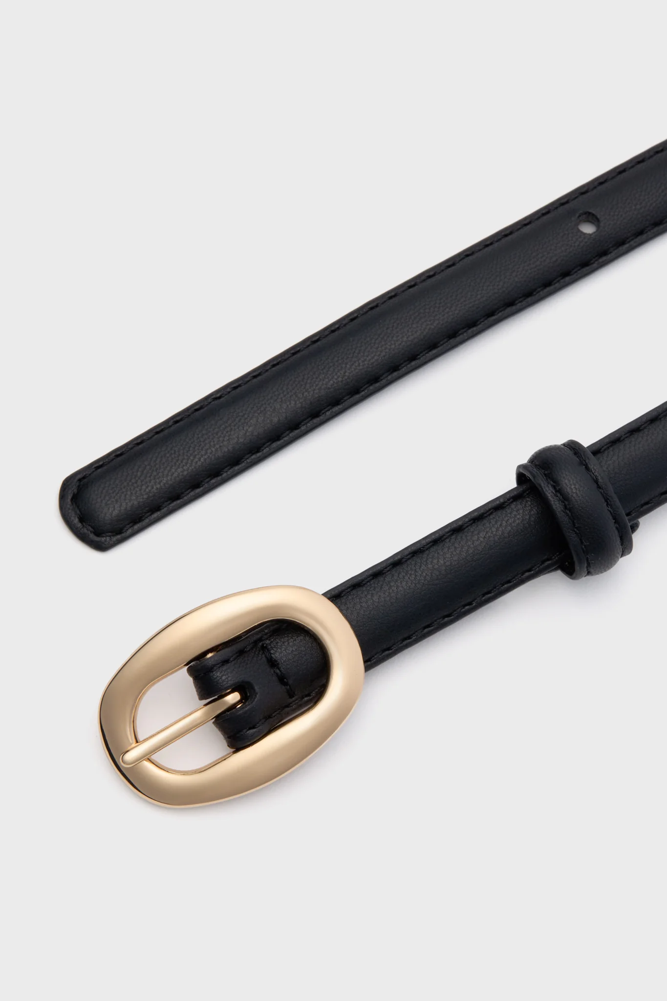 Black Oval Buckle Skinny Belt - Image 4