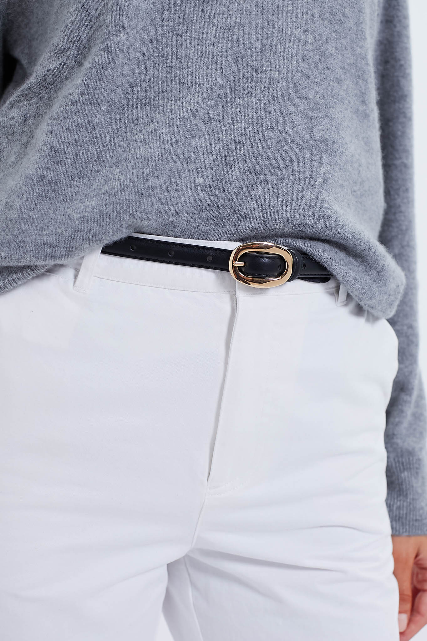 Black Oval Buckle Skinny Belt - Image 5