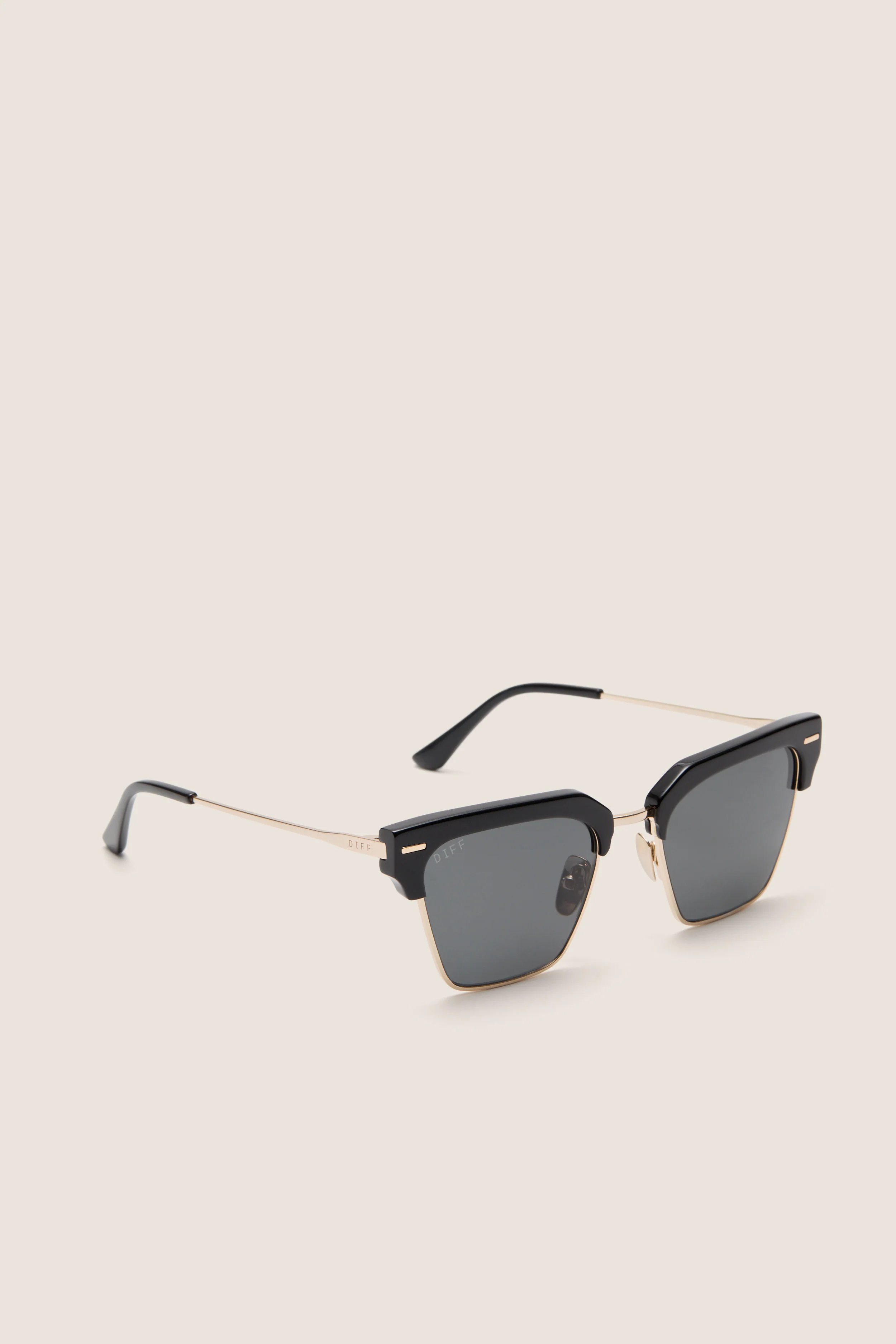 Black Polarized Capri Sunglasses - Image 4
