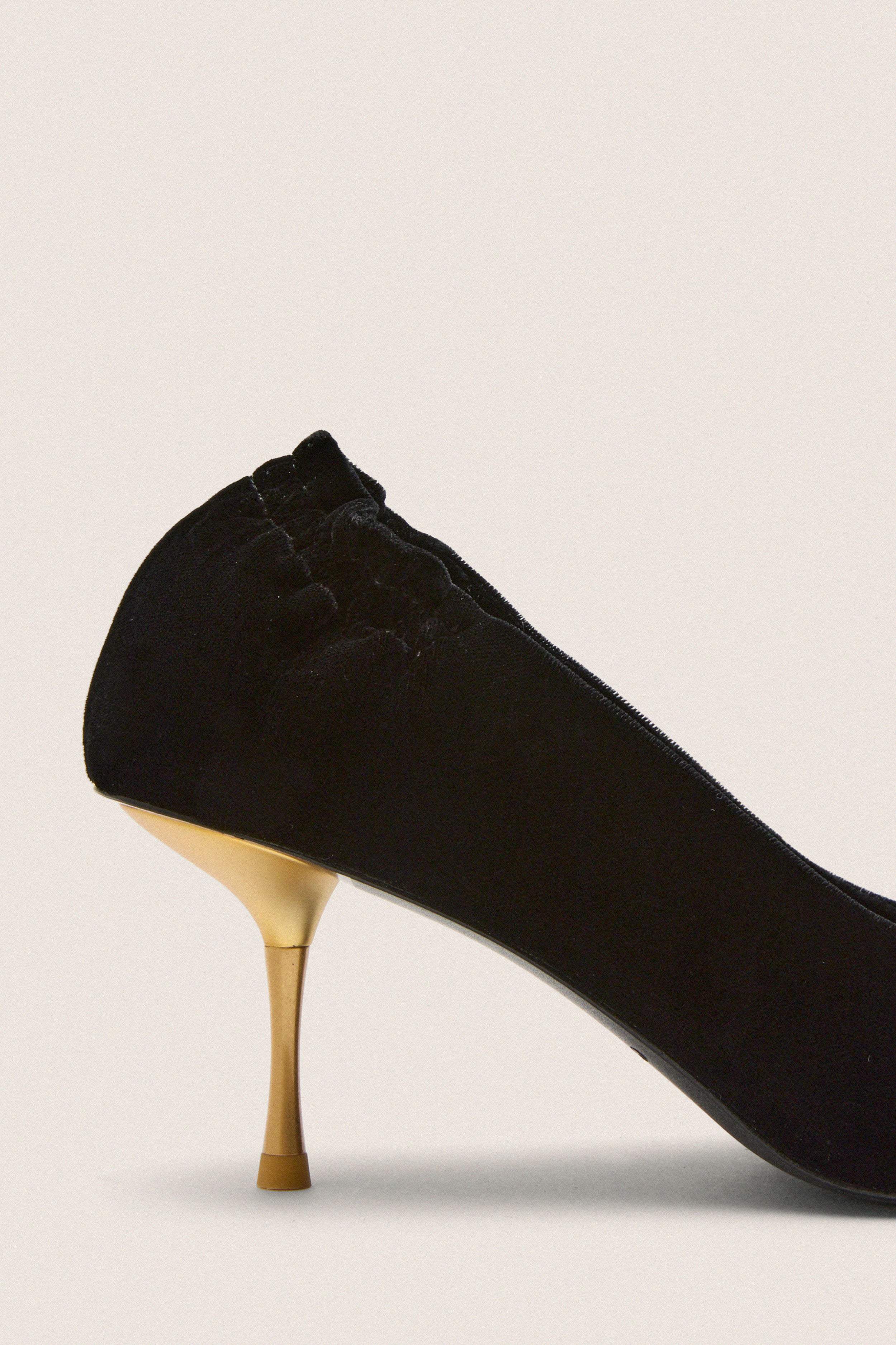 Black Valentina Pump - Image 5