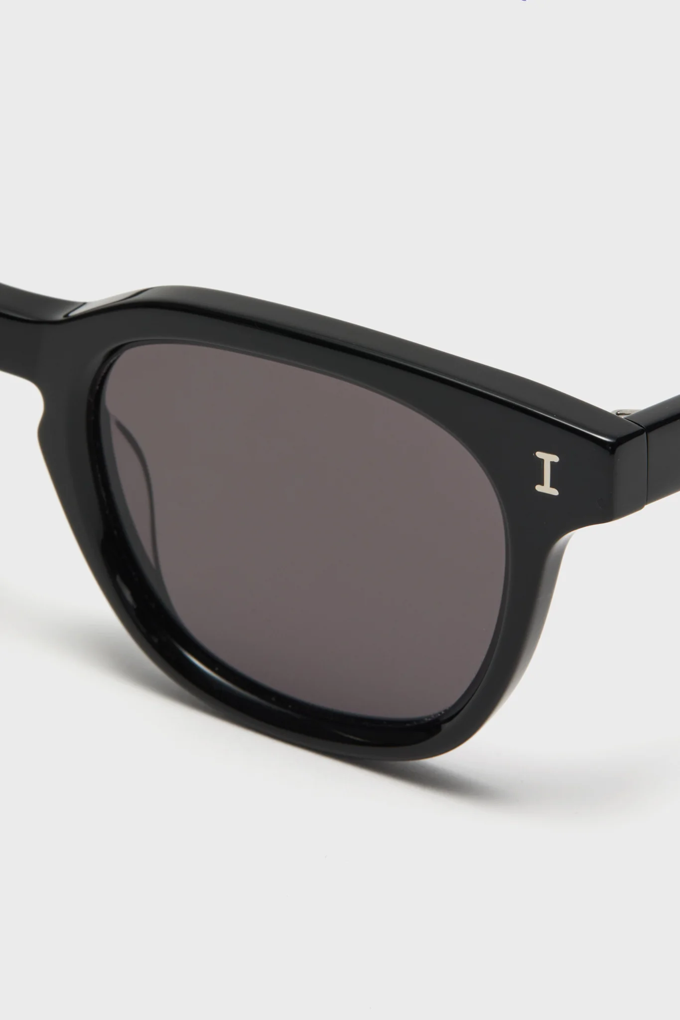 Black Veneto Sunglasses - Image 5