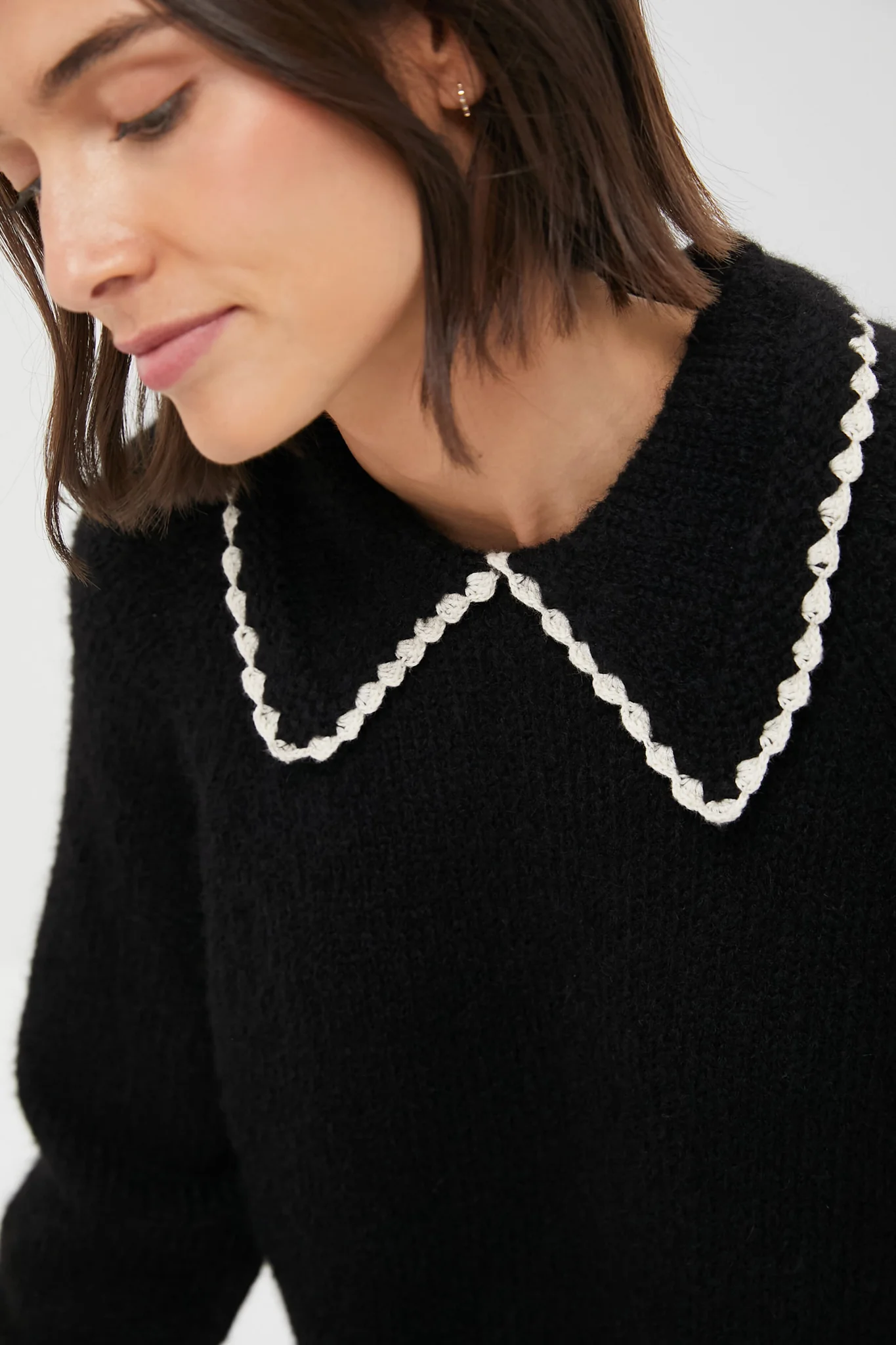 Black with Soft White Crochet Collar Pullover - Image 5