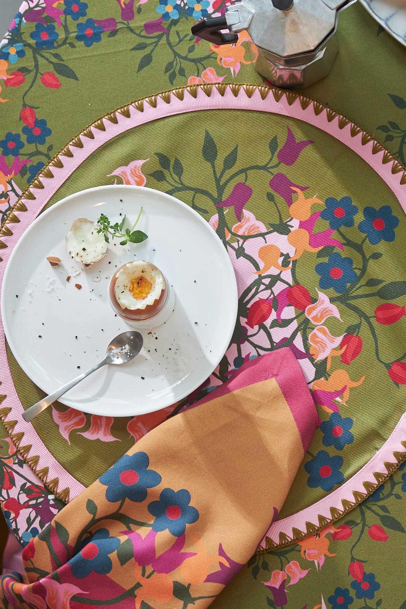 Blumen Green Round Placemats (Set of 6) - Image 2