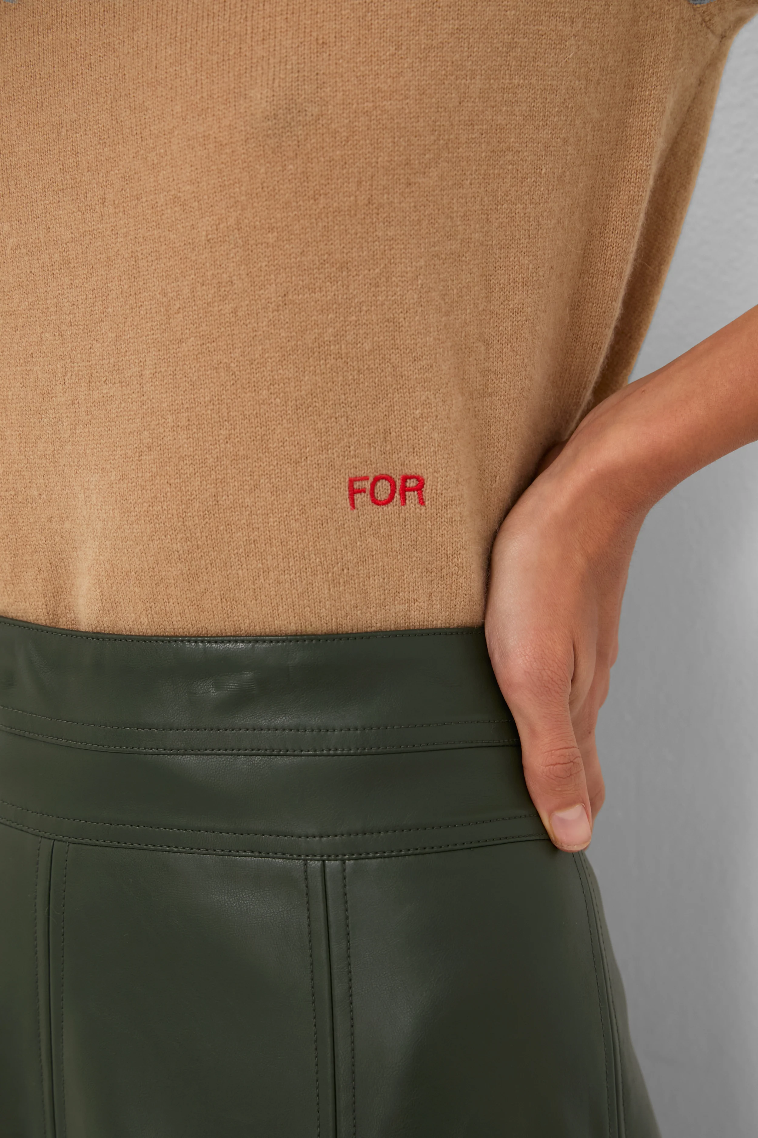 Camel Cashmere Turtleneck Sweater - Image 5
