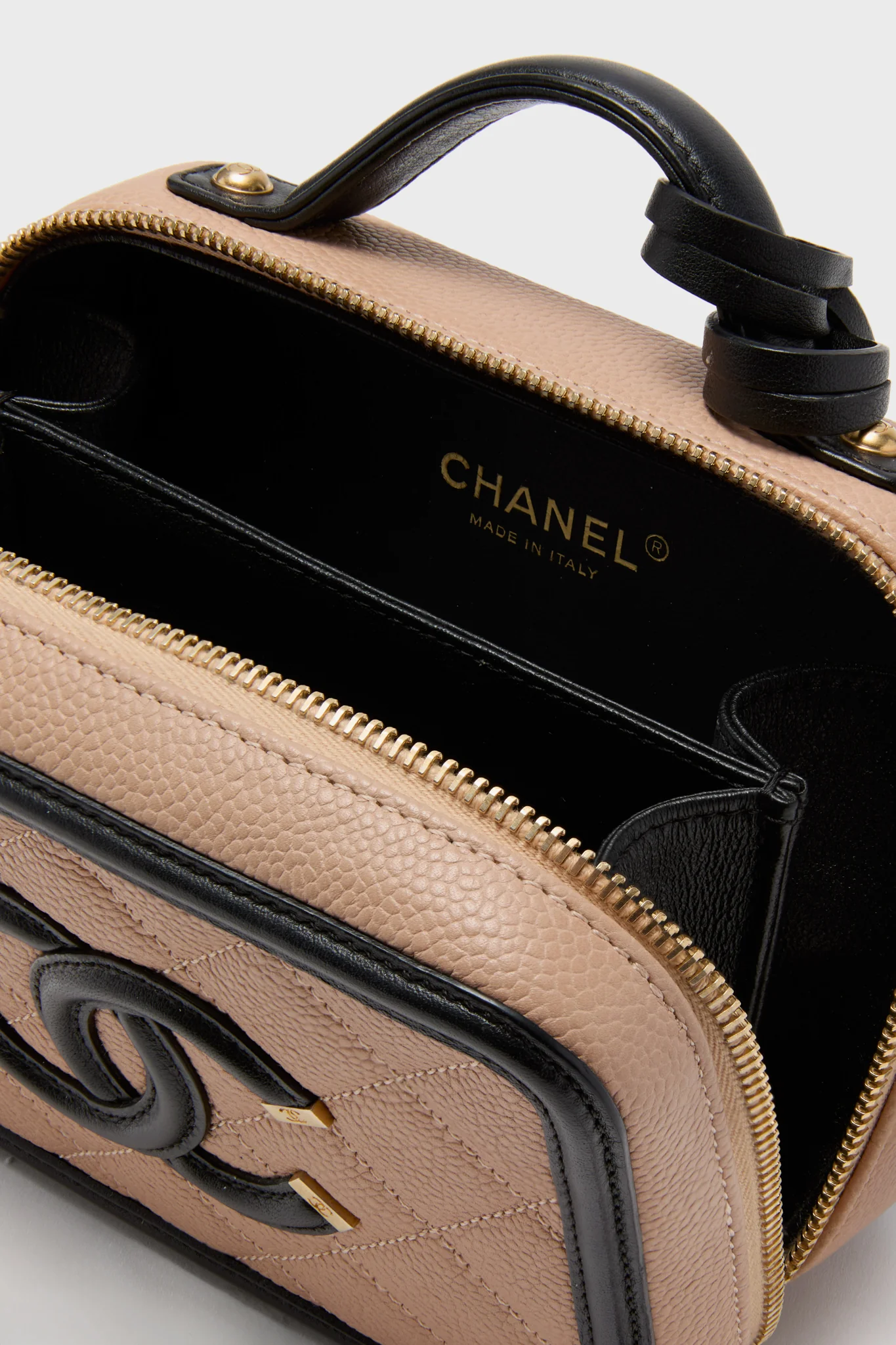 CHANEL Beige and Black Quilted Small Filigree Vanity Case - Image 5
