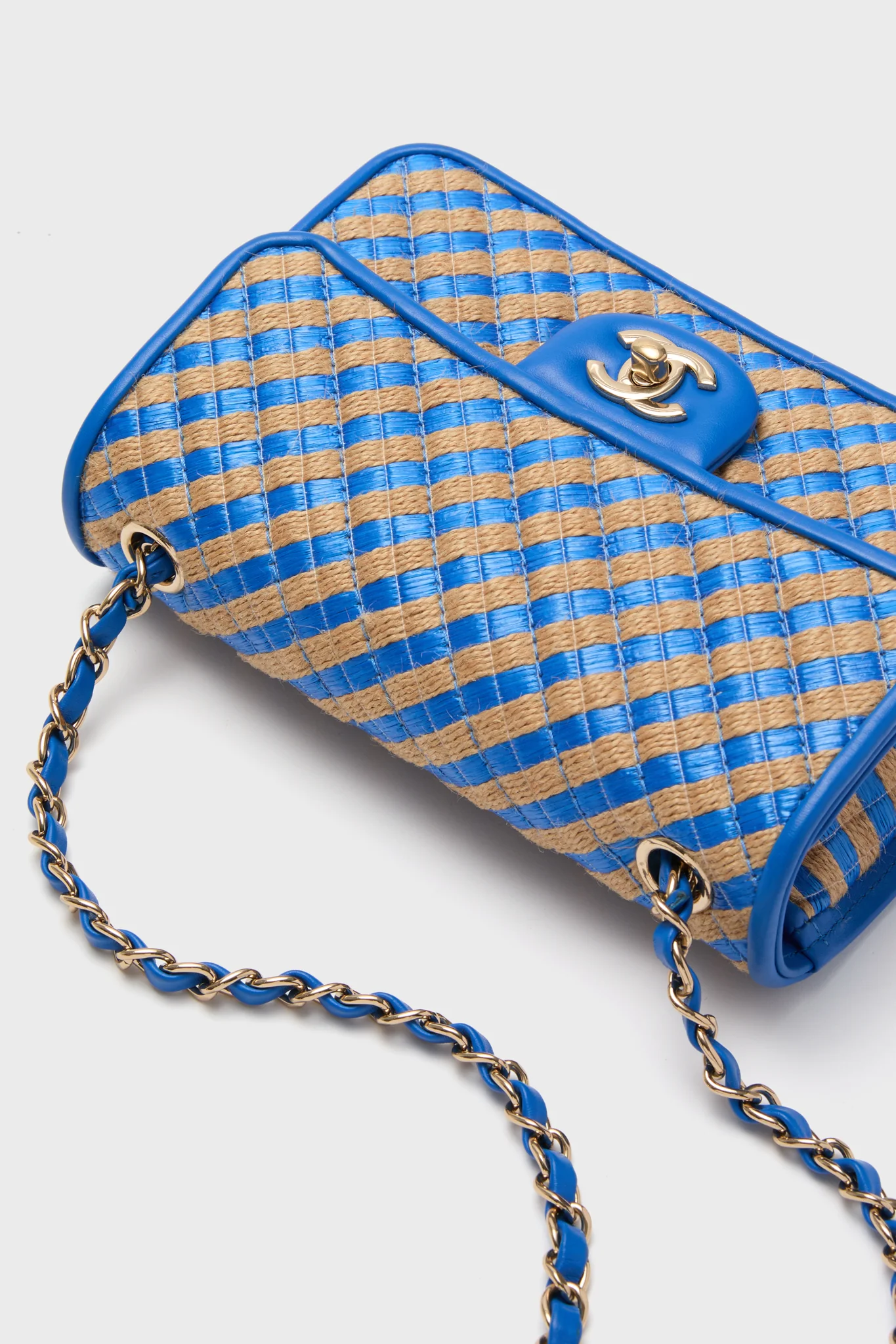 CHANEL Blue Small Raffia and Jute Urban Jungle Single Flap Bag - Image 4
