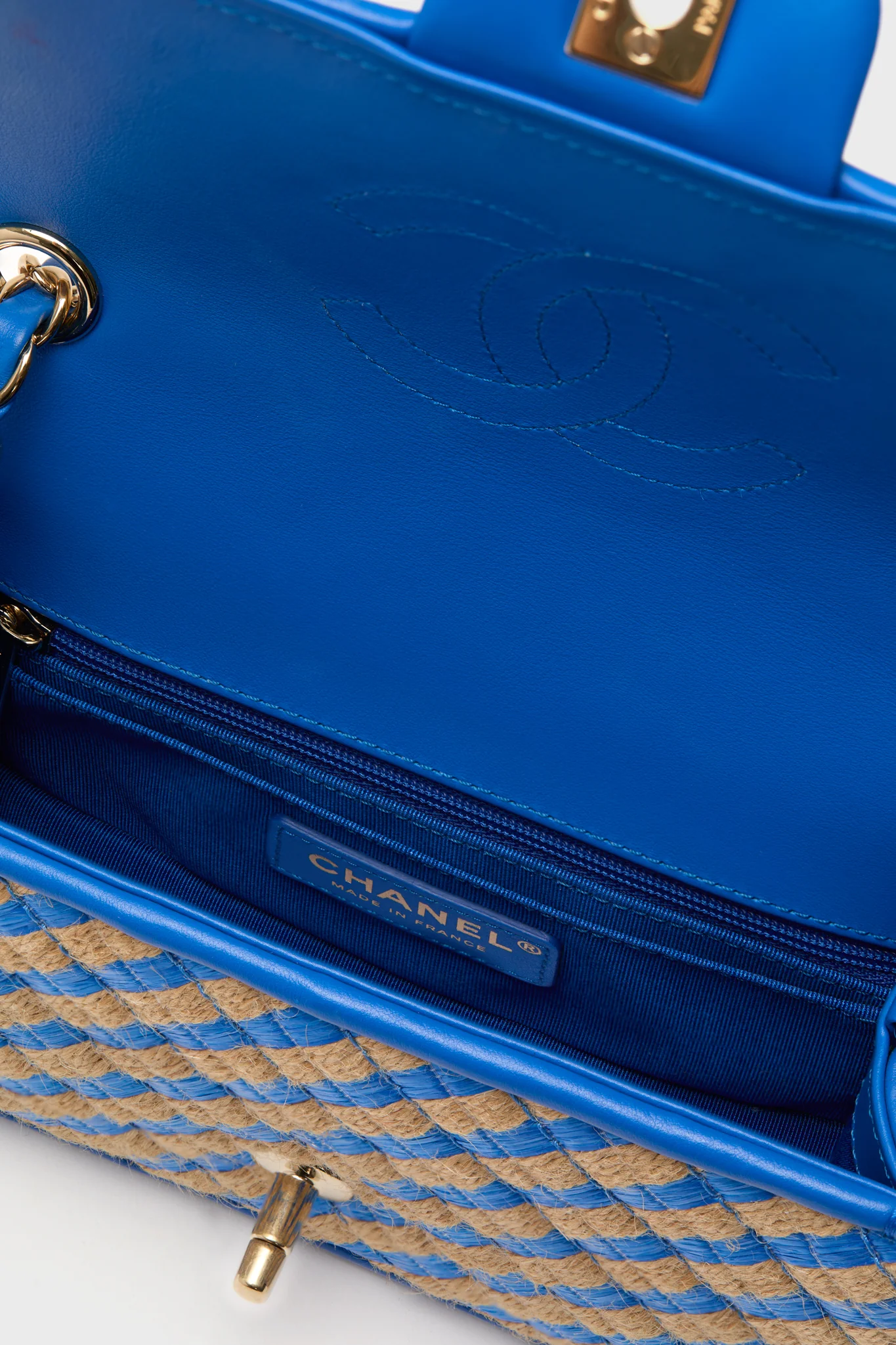 CHANEL Blue Small Raffia and Jute Urban Jungle Single Flap Bag - Image 5