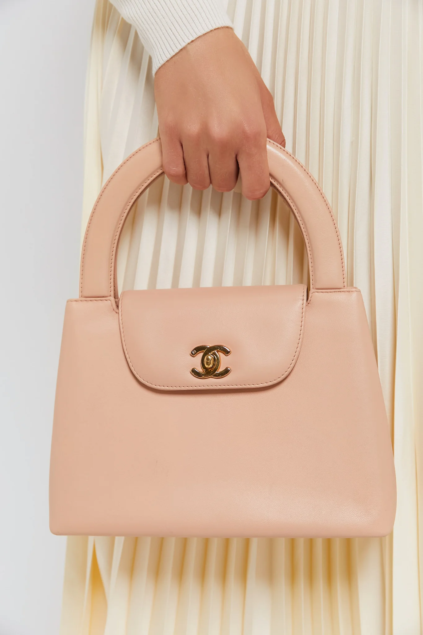 CHANEL Beige Coco Kelly Leather Handbag - Image 2