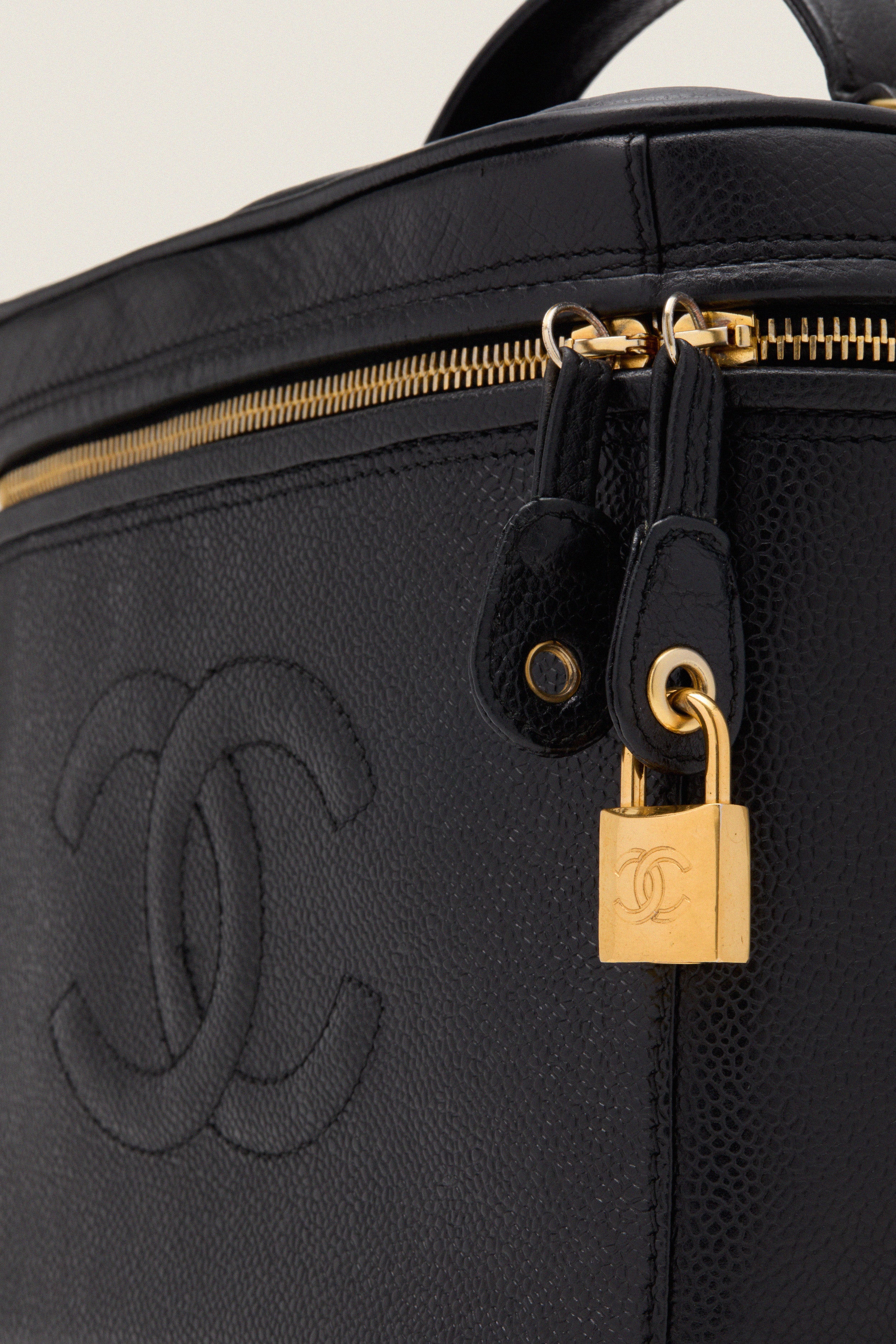 CHANEL Large Caviar Vanity Bag - Image 6