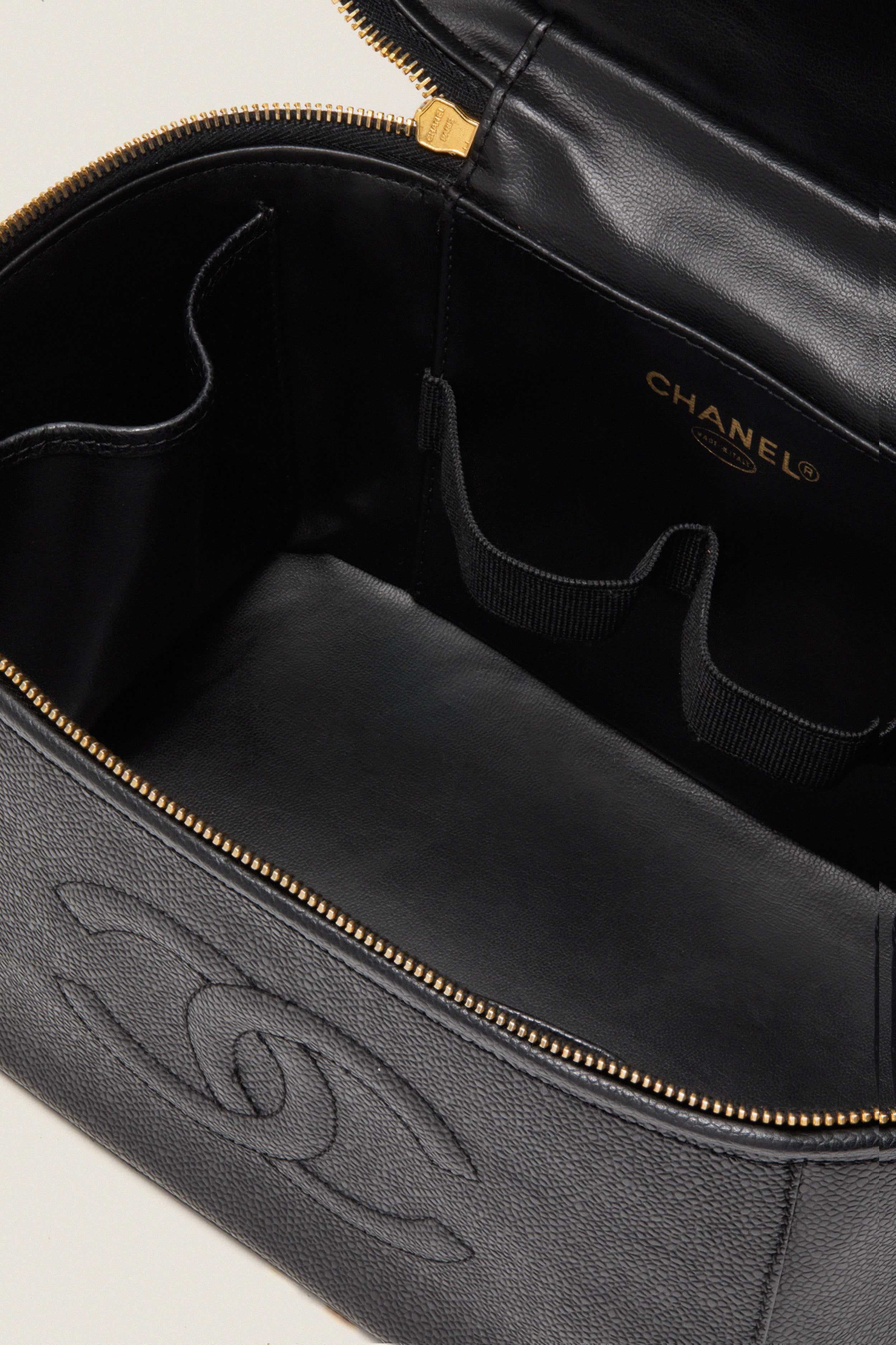 CHANEL Large Caviar Vanity Bag - Image 7