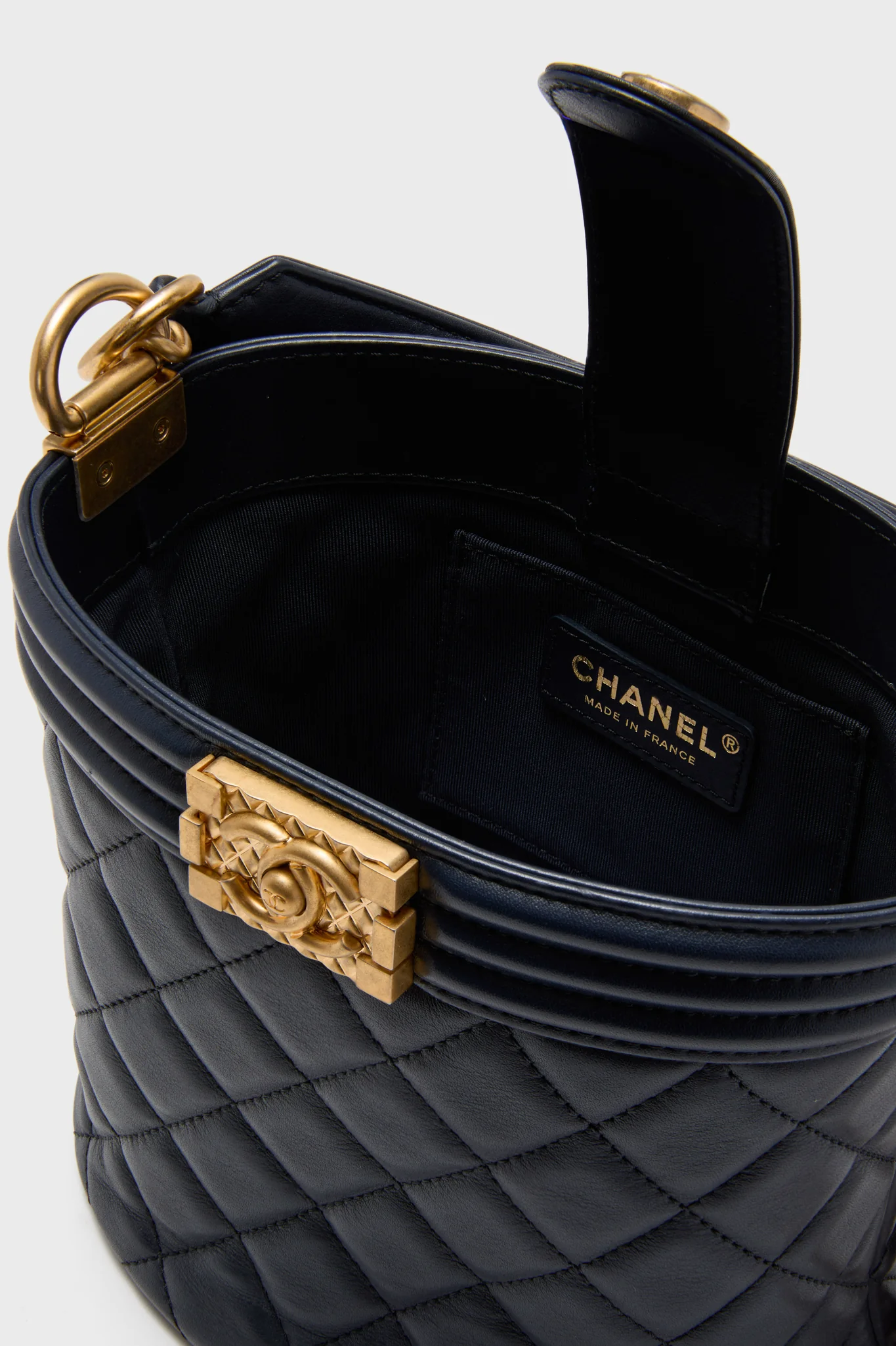 CHANEL Navy Boy Bucket Bag - Image 5