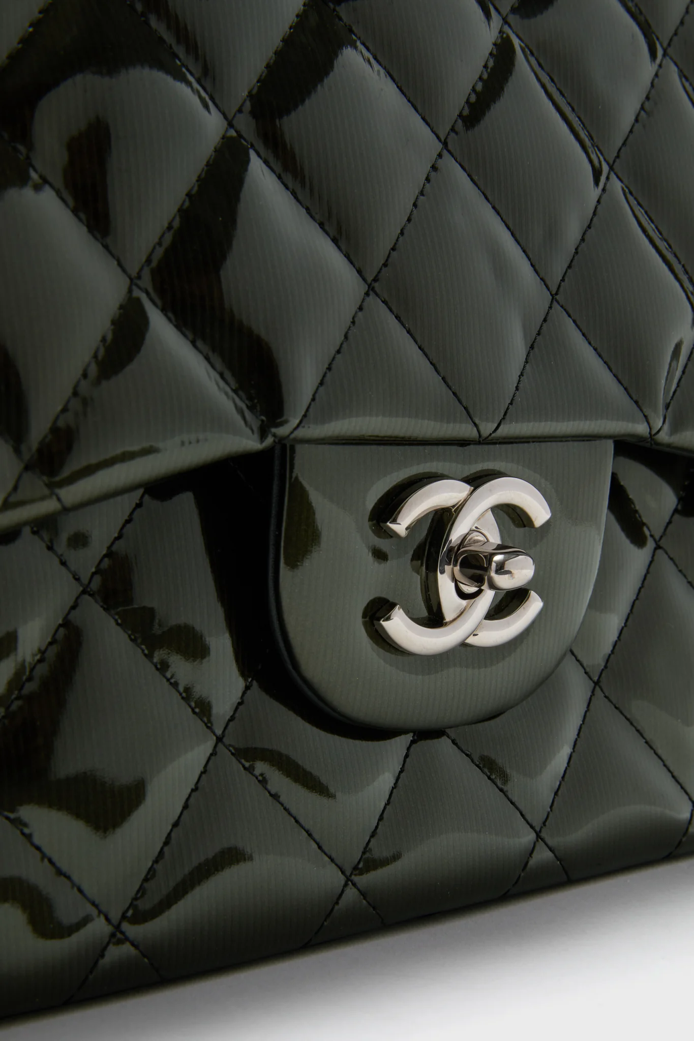 CHANEL Olive Patent Leather Matelasse Coco Mark Shoulder Bag - Image 5