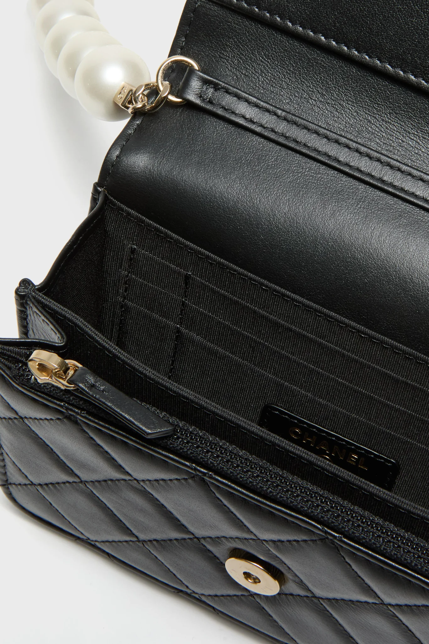 CHANEL Pearl Strap CC Wallet On Chain - Image 3