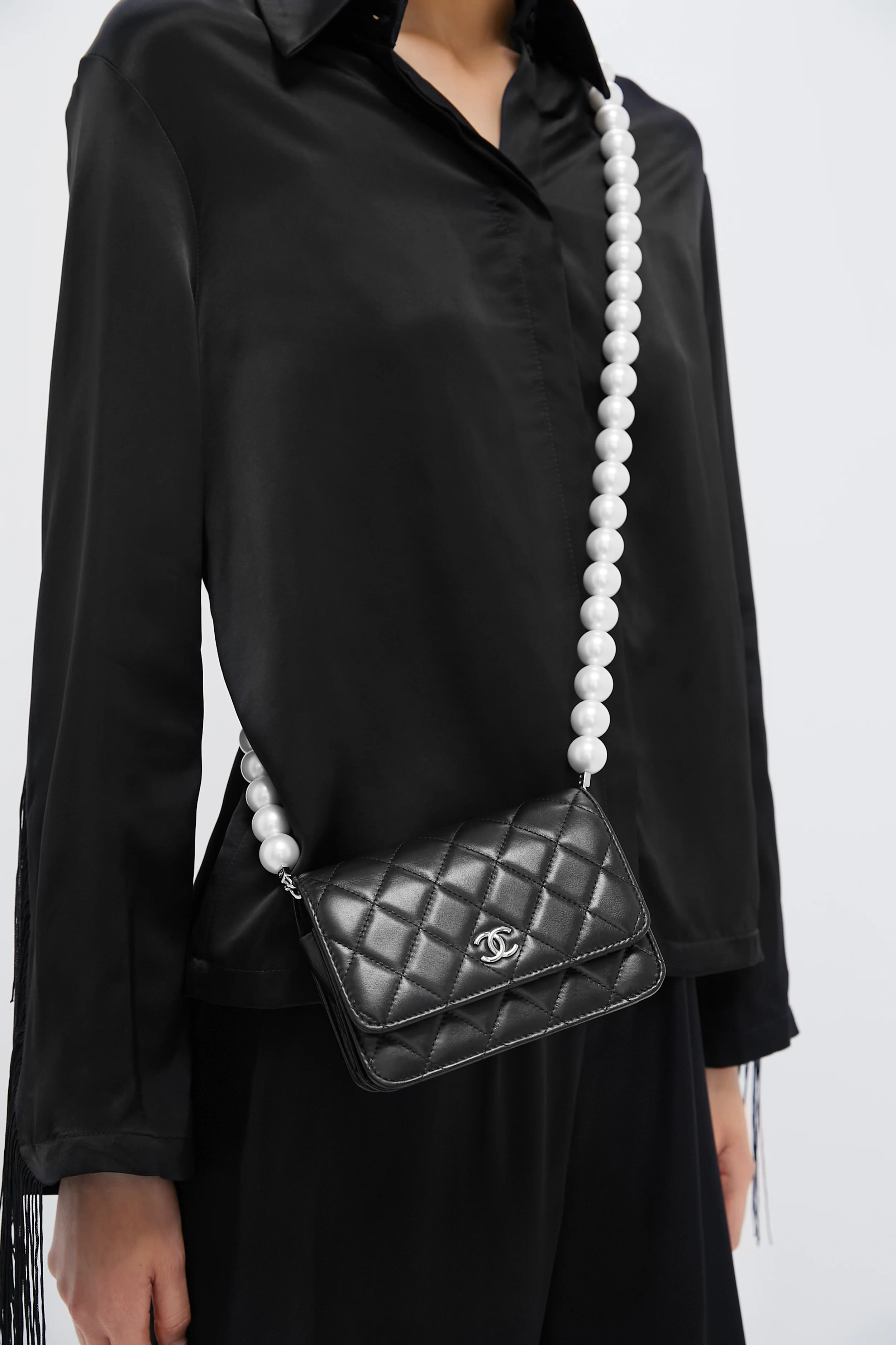 CHANEL Pearl Strap CC Wallet On Chain - Image 5