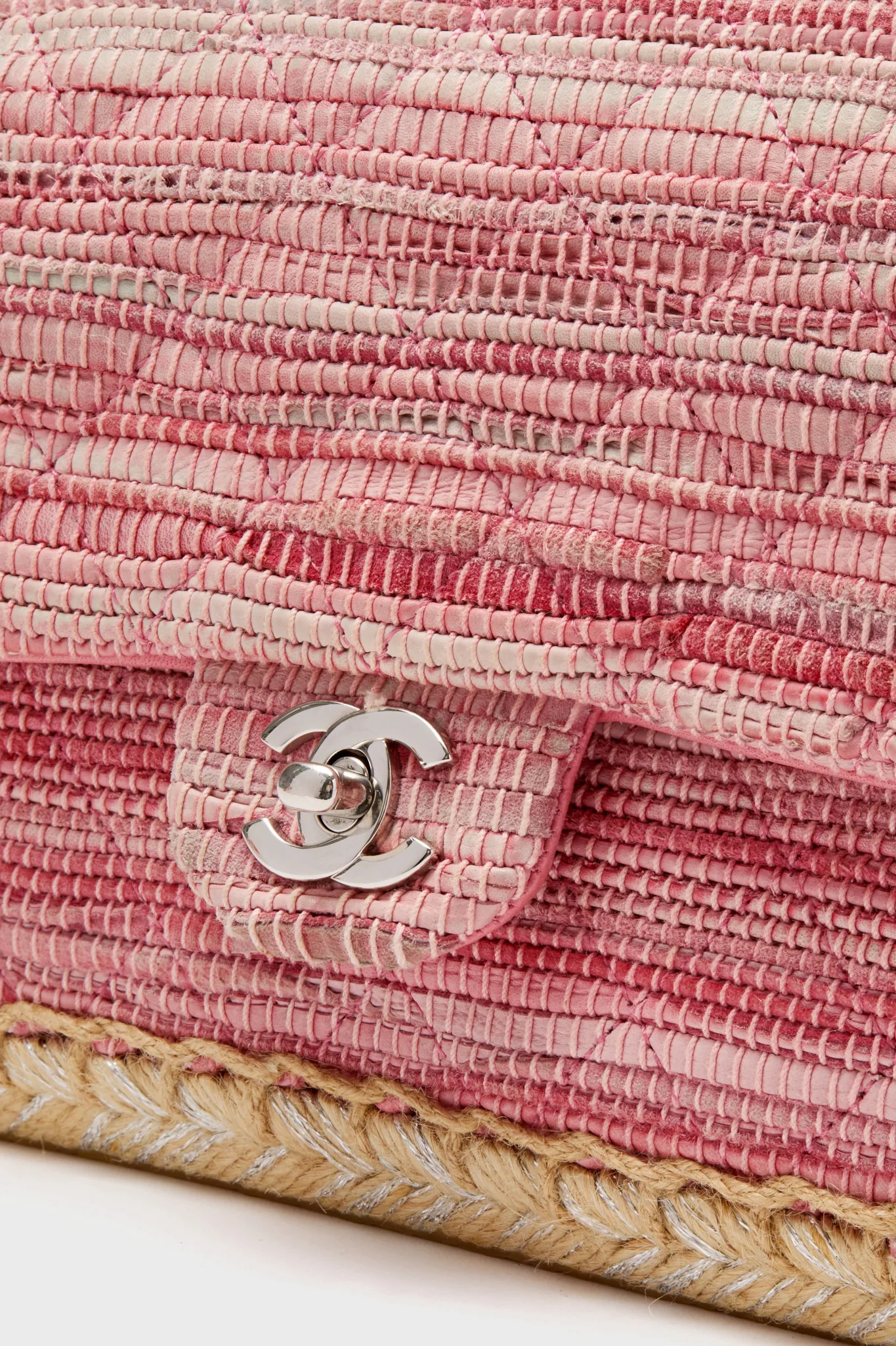 CHANEL Pink Classic Raffia Espadrille Flap Bag - Image 4