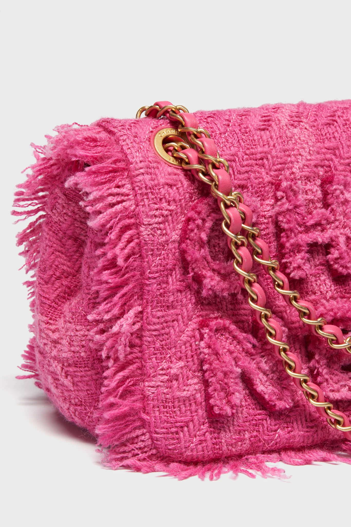 CHANEL Pink Logo Tweed Shoulder Bag - Image 4