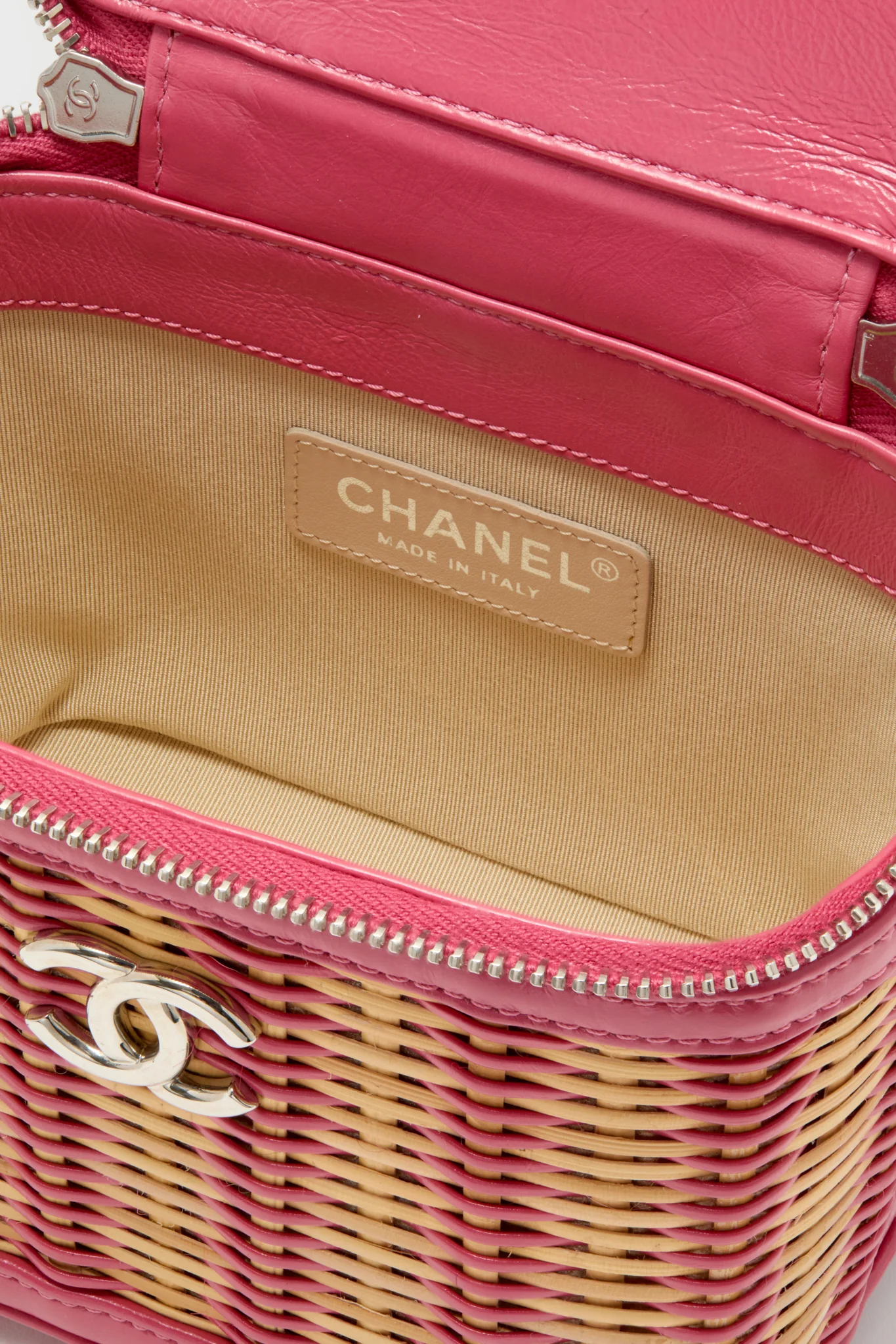 CHANEL Rattan Take Away Vanity Case - Image 5