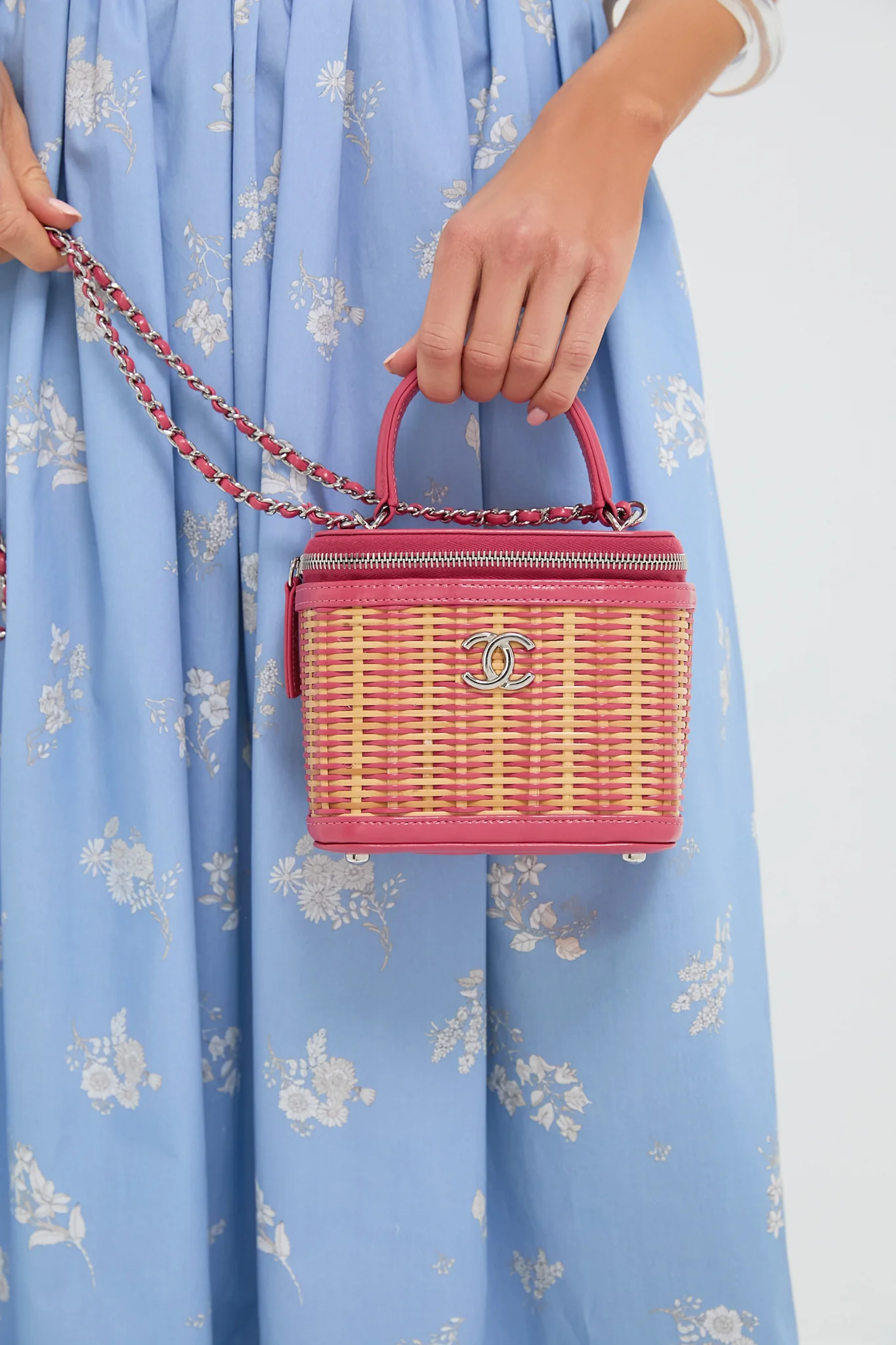 CHANEL Rattan Take Away Vanity Case - Image 7