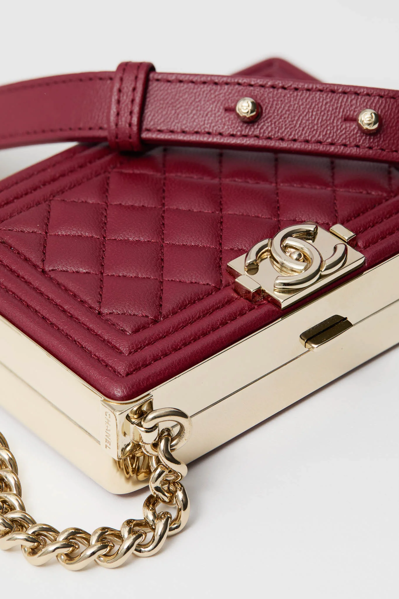 CHANEL Red Sheepskin Leather Boy Minaudiere - Image 5