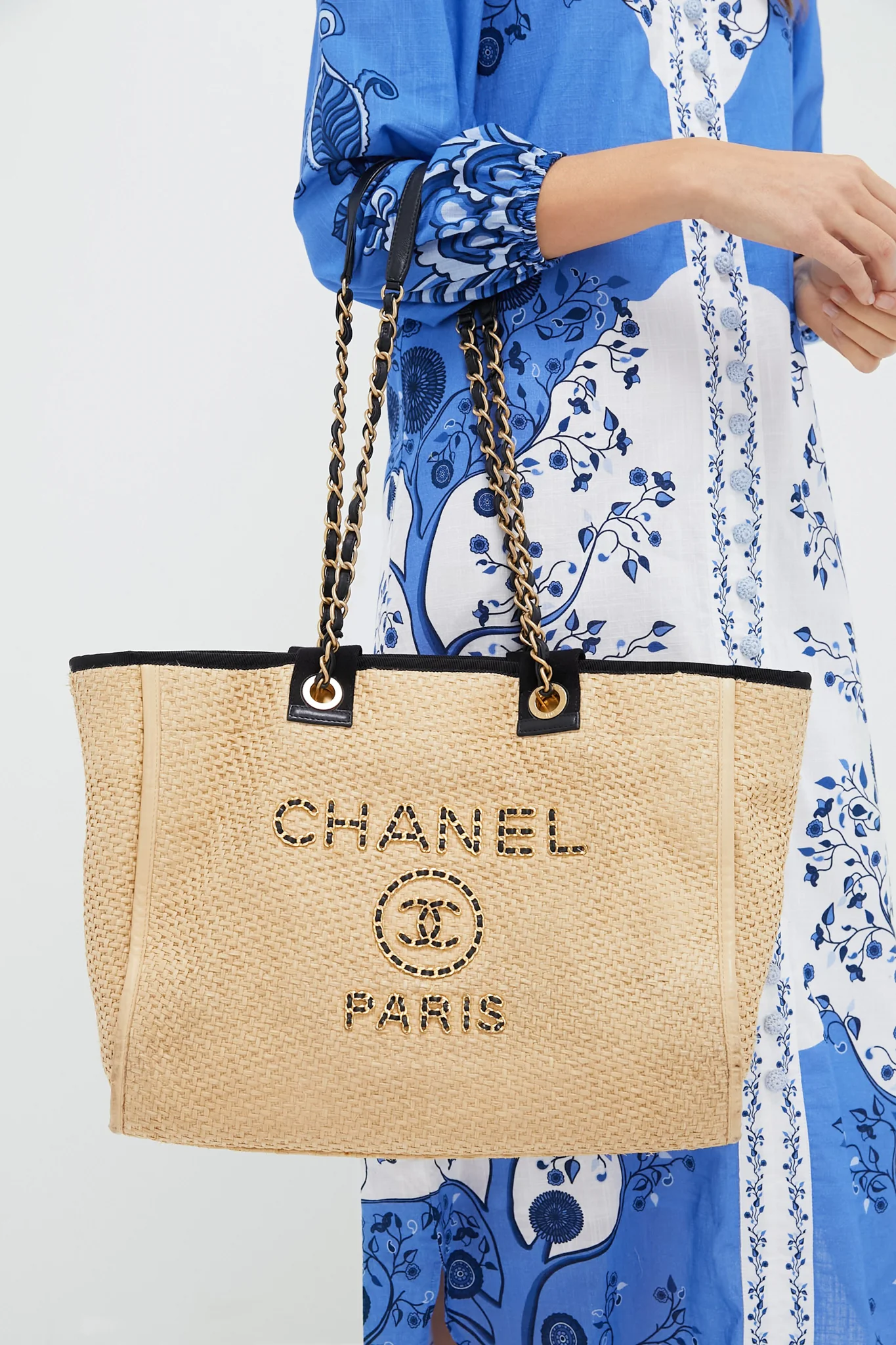 CHANEL Straw Raffia Deauville MM Tote Bag - Image 2