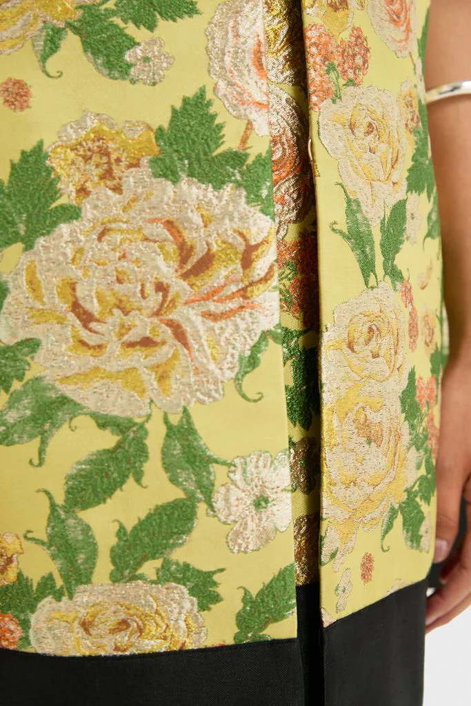 Chrysanthemum Jacquard Noel Cape - Image 2
