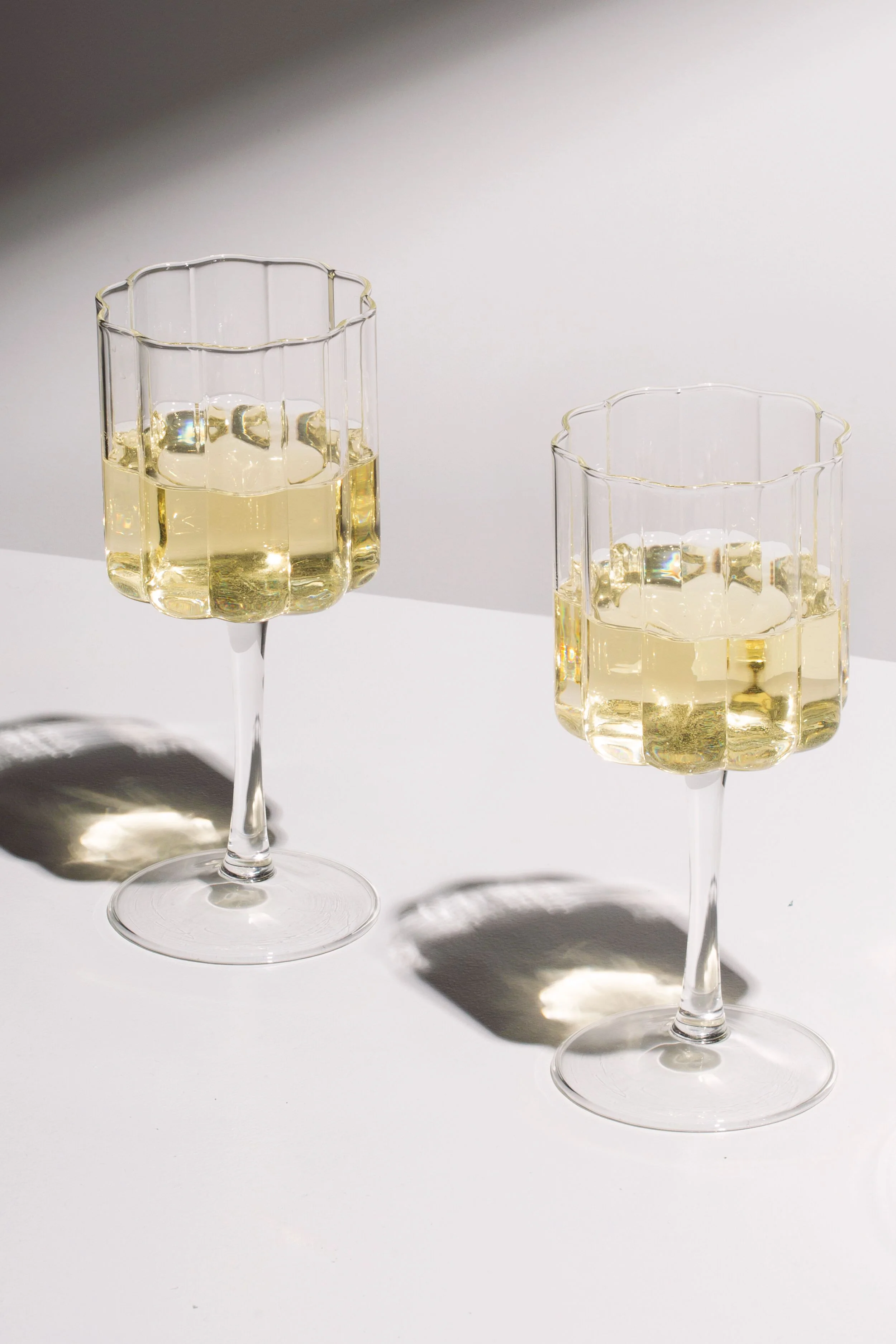 Clear Wave Wine Glasses (Set of 2) - Image 4