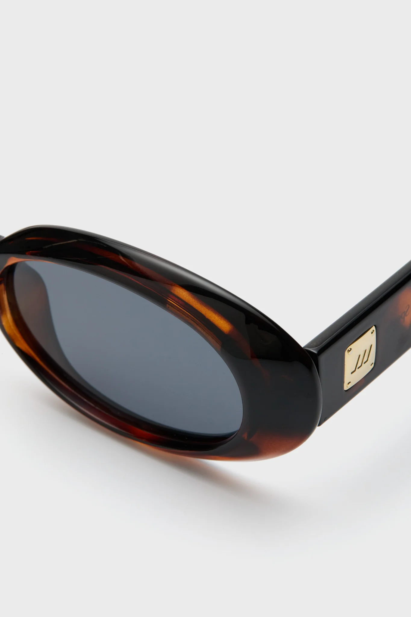 Dark Tort Work It! Sunglasses - Image 4