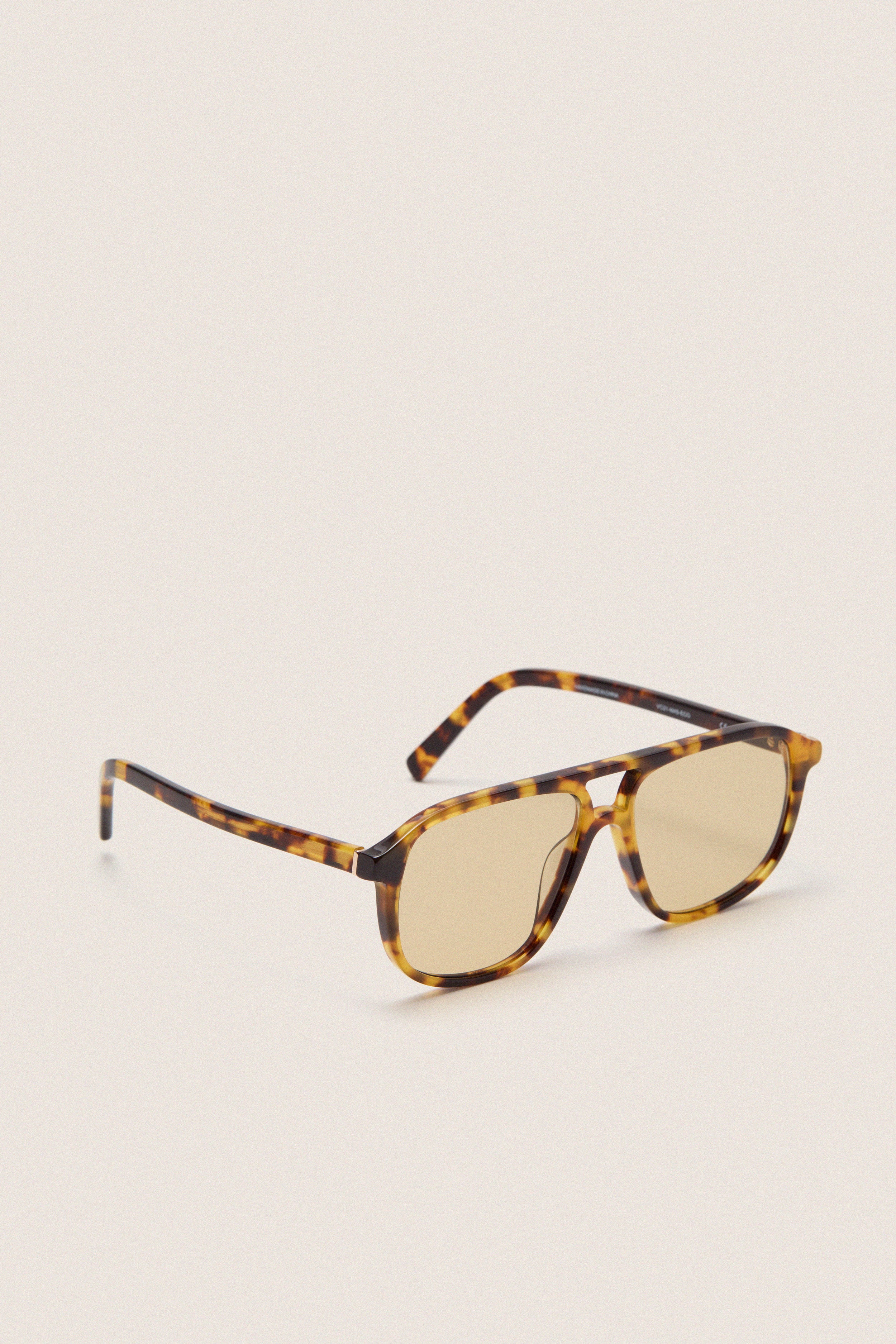Eco Tort La Touriste Sunglasses - Image 3
