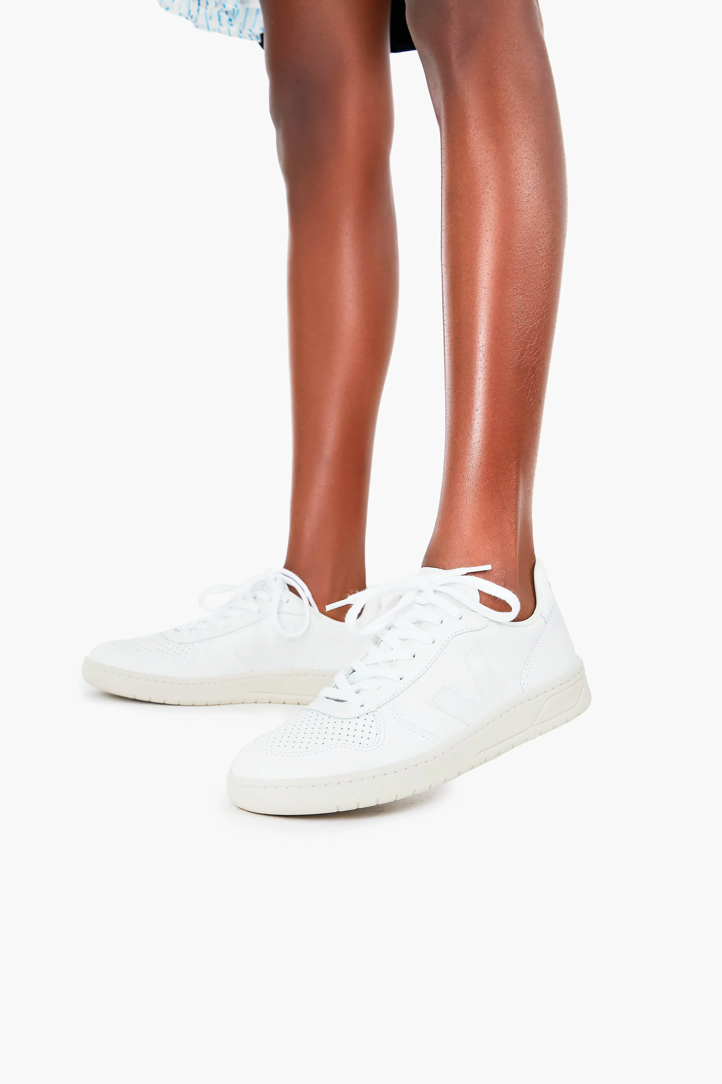 Extra White V-10 Sneakers - Image 2