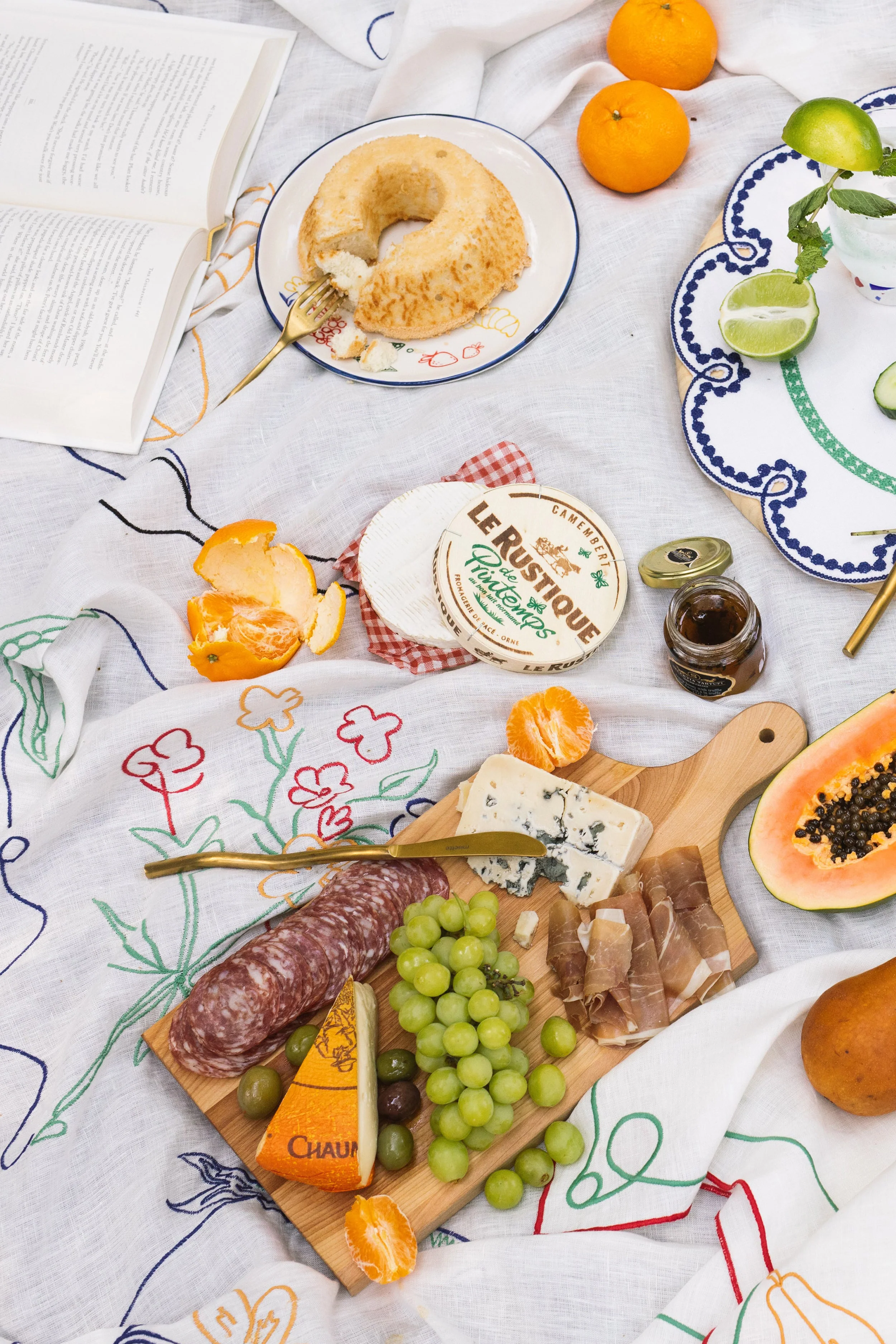 Fete Linen Embroidered Tablecloth - Image 3