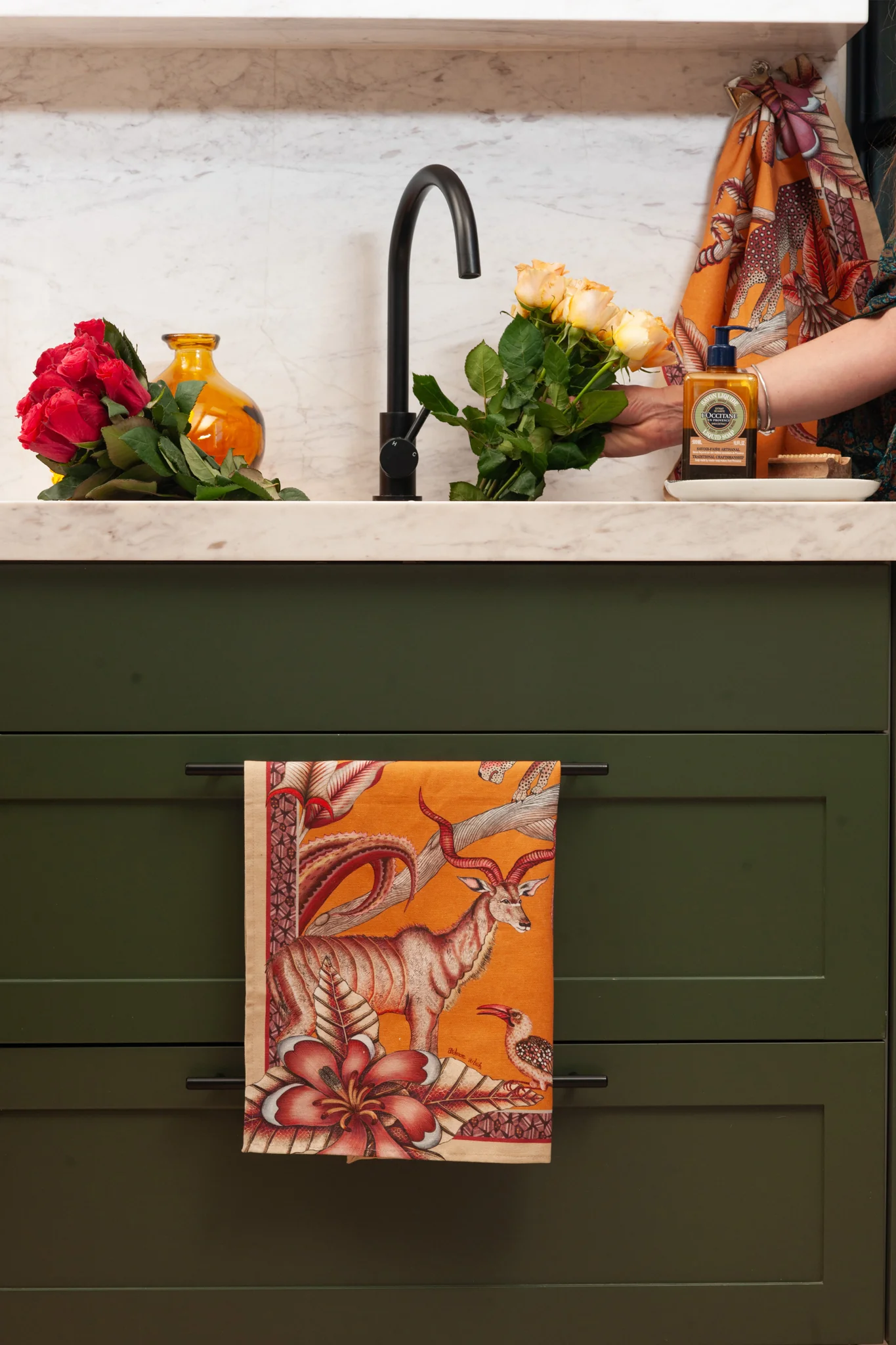 Flame Pangolin Park Tea Towel - Image 6