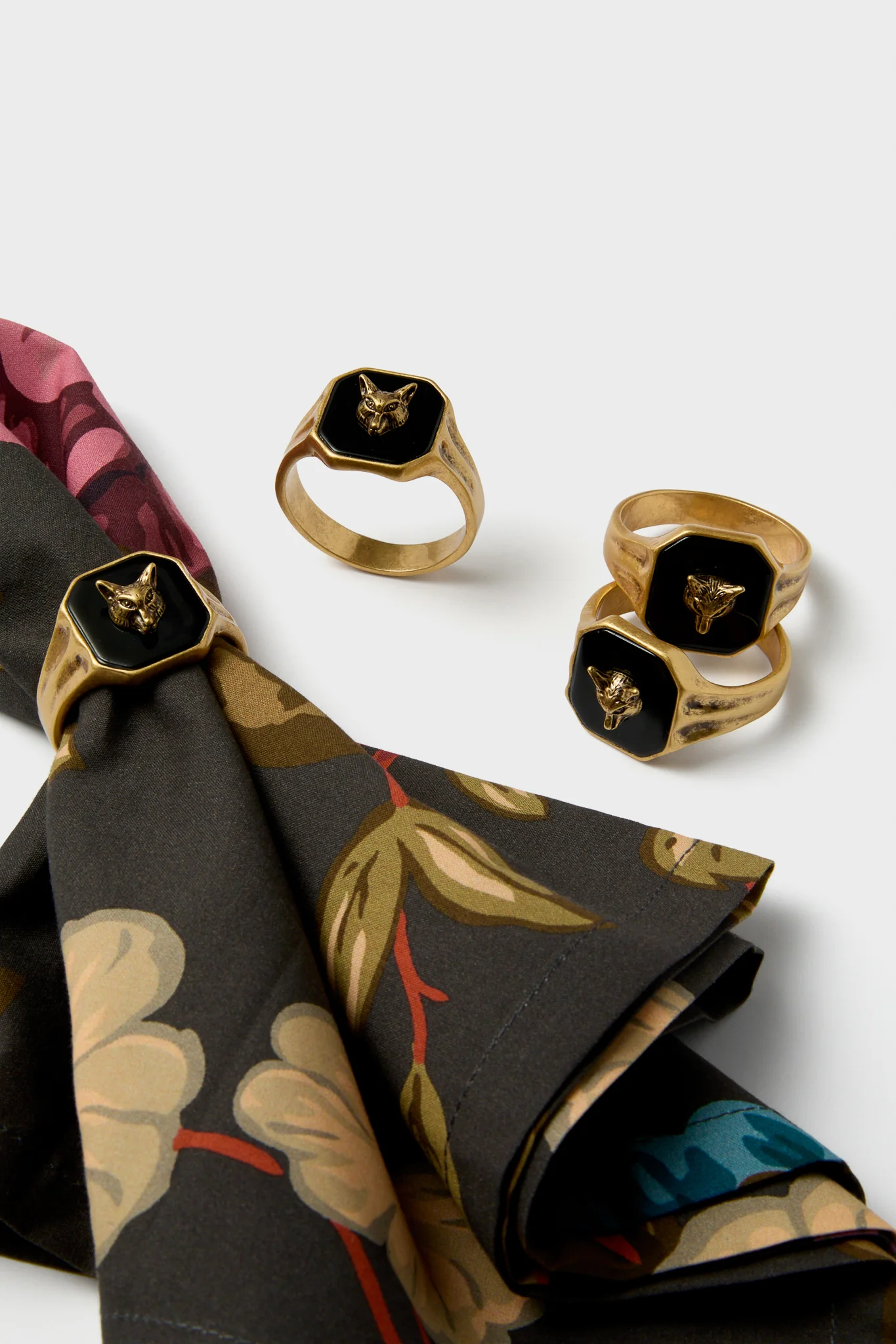 Foxhead Signet Napkin Rings Set of 4 - Image 3