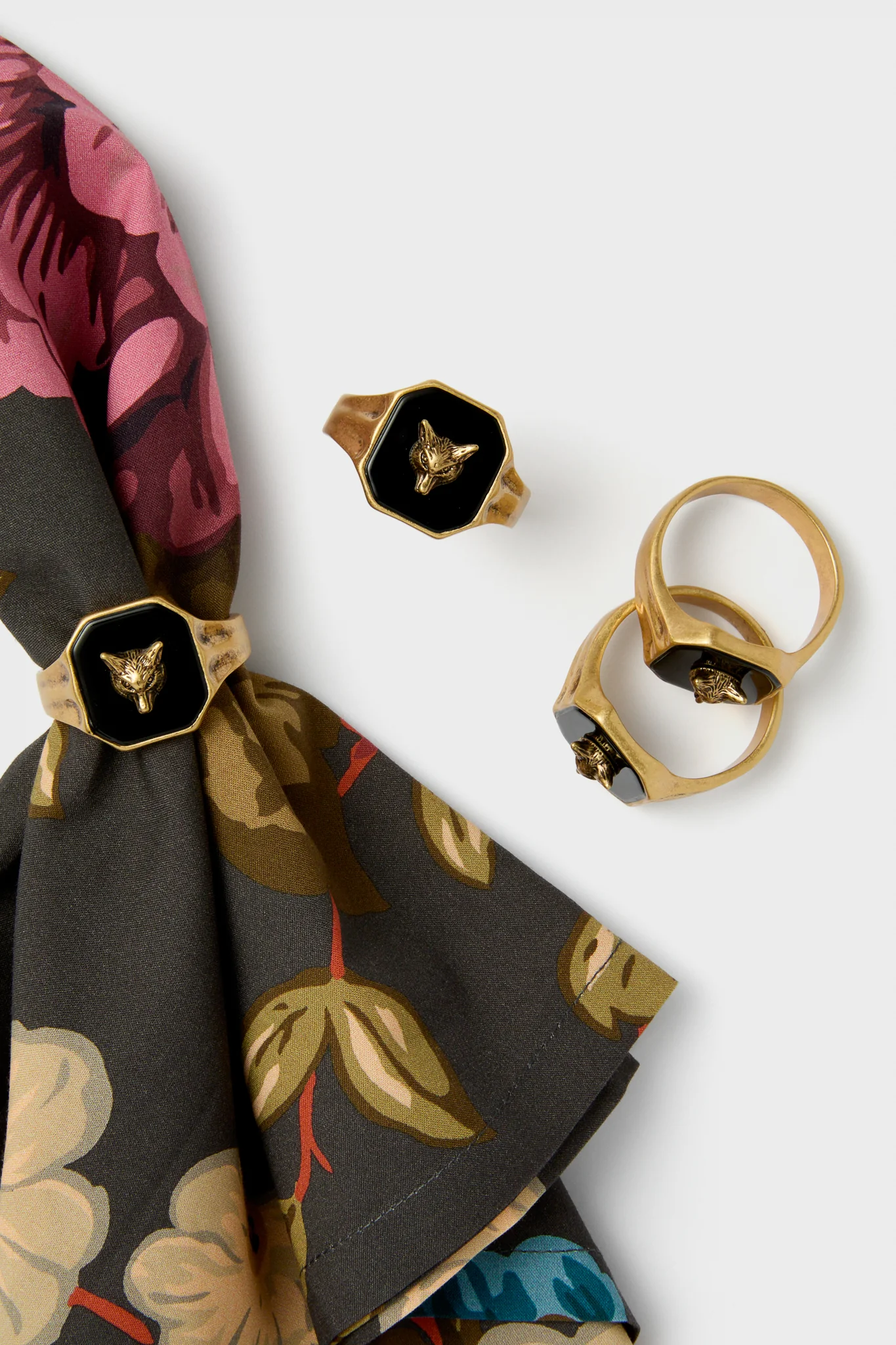 Foxhead Signet Napkin Rings Set of 4 - Image 4