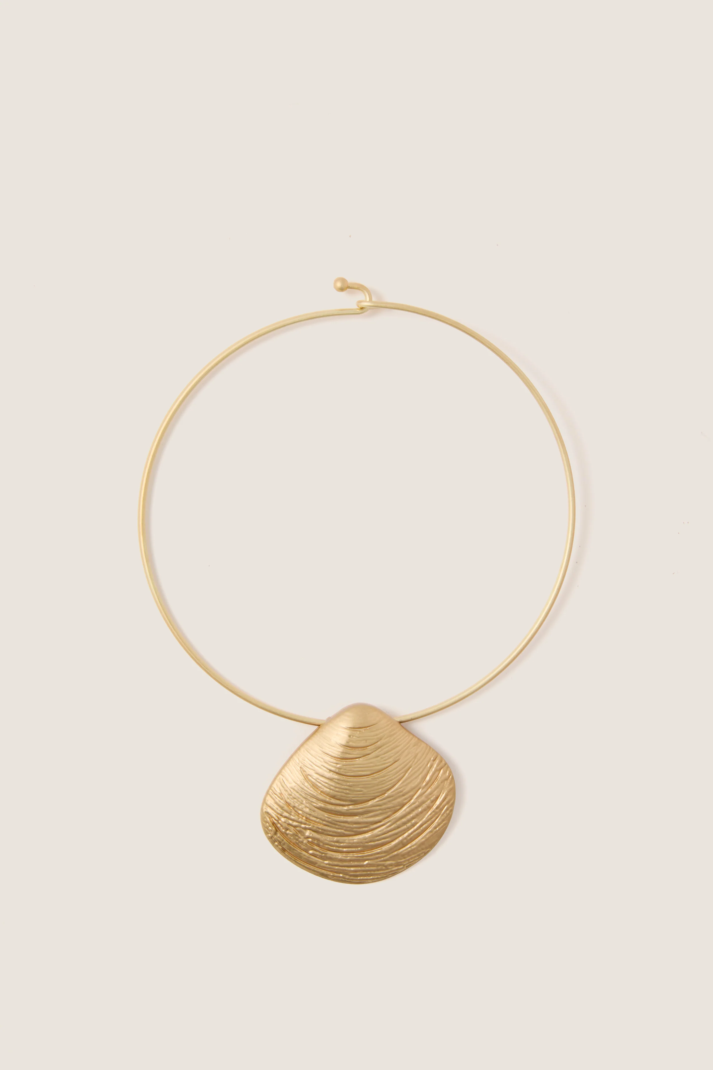 Gold Clam Shell Lillian Necklace
