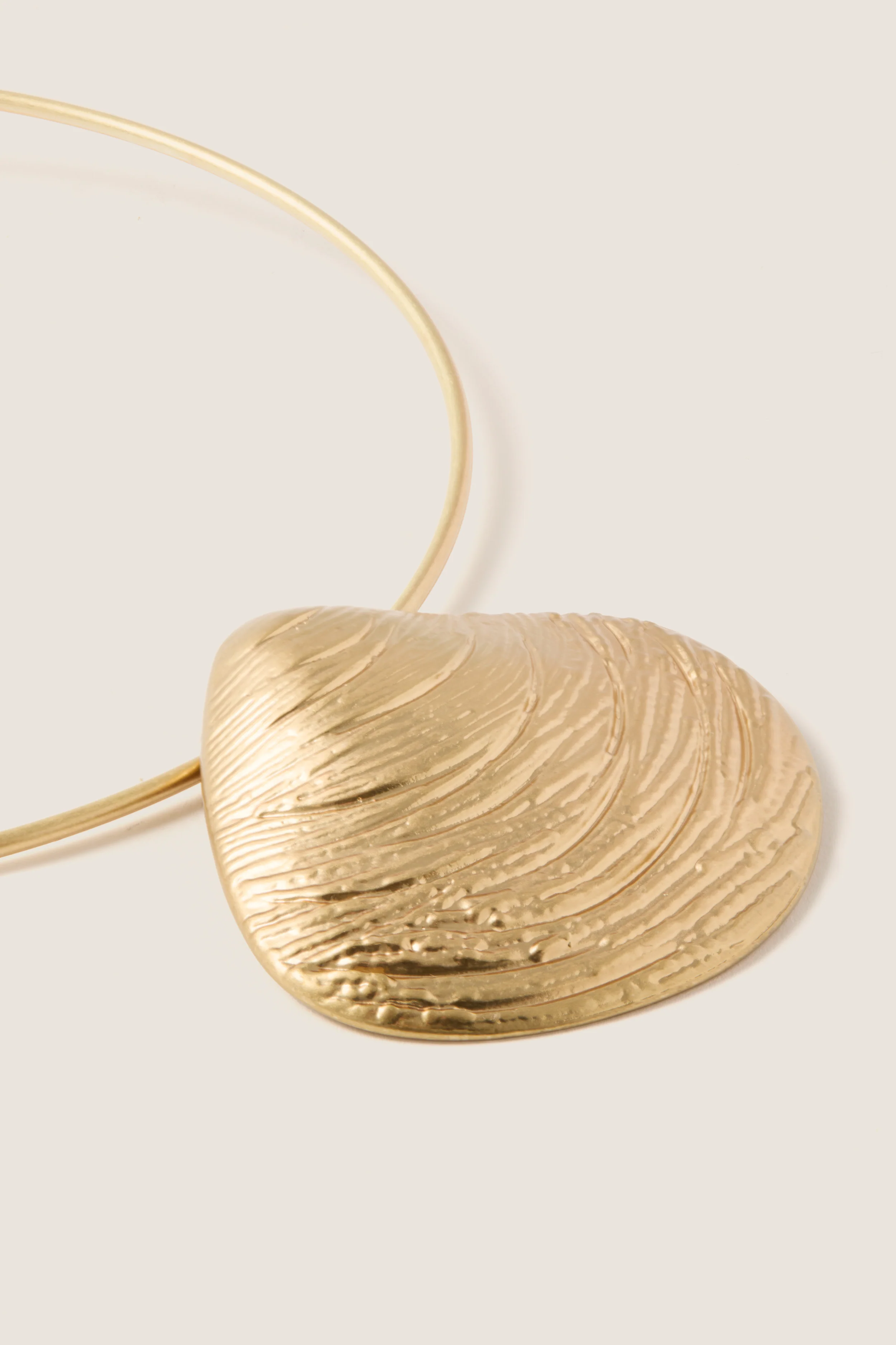 Gold Clam Shell Lillian Necklace - Image 3